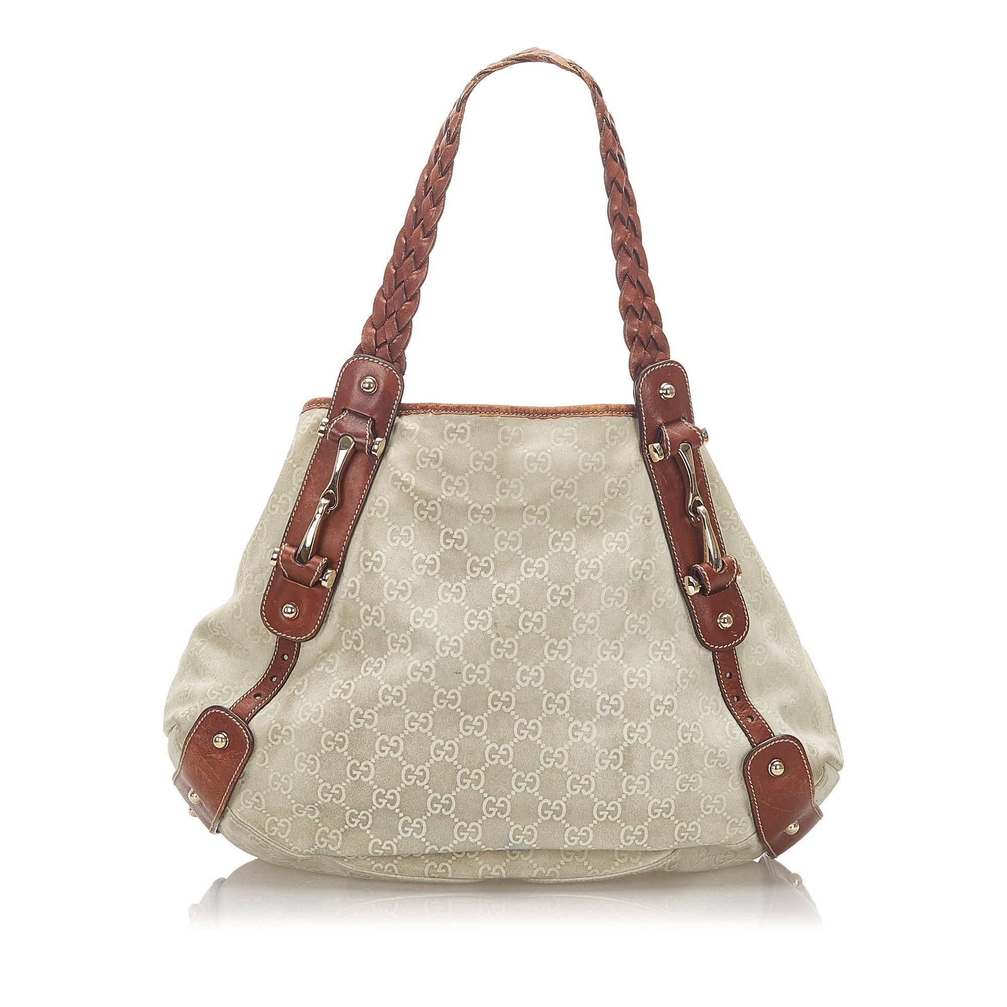 Gucci Gucci Canvas Pelham Shoulder Bag (SHG-18766)