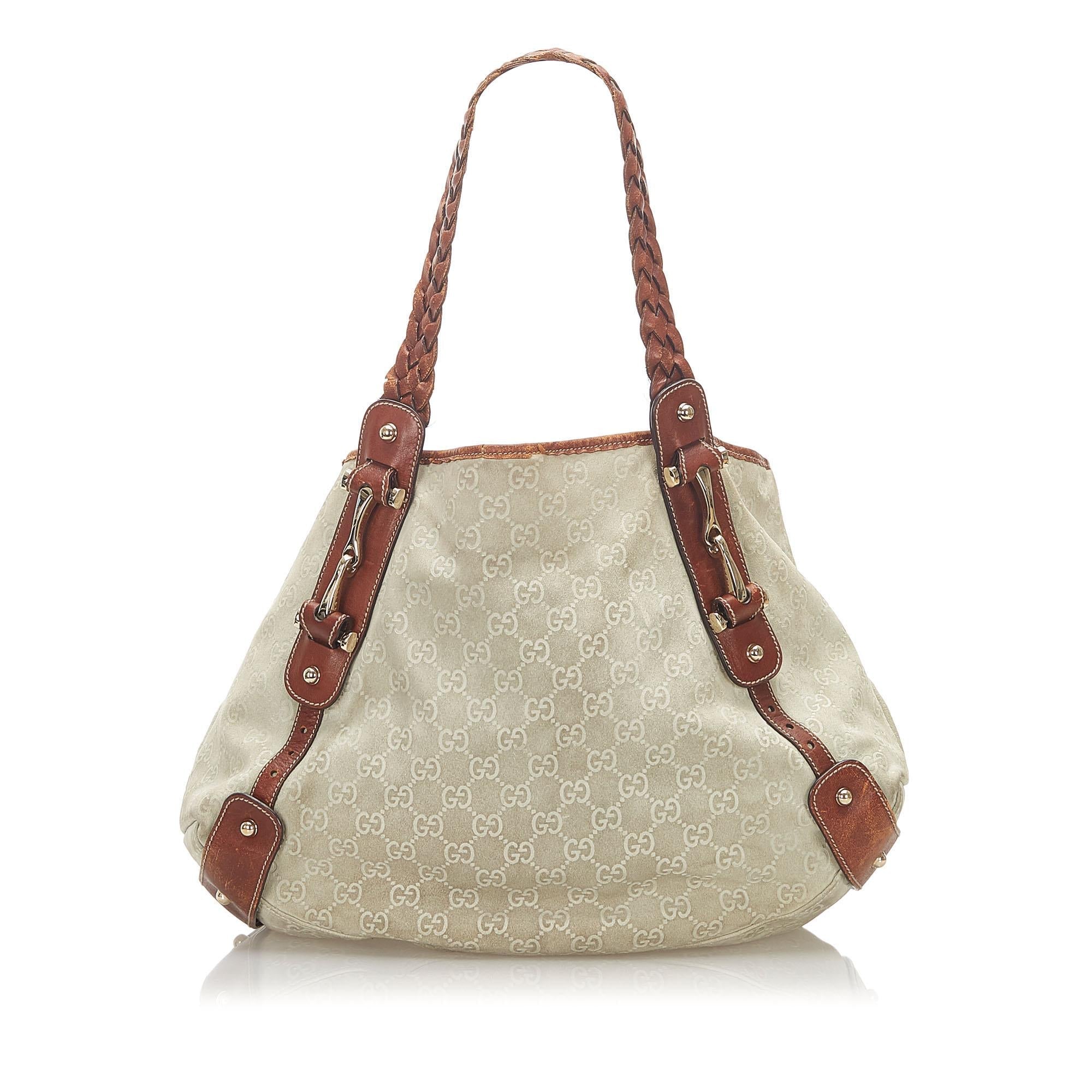 Gucci Gucci Canvas Pelham Shoulder Bag (SHG-18766)