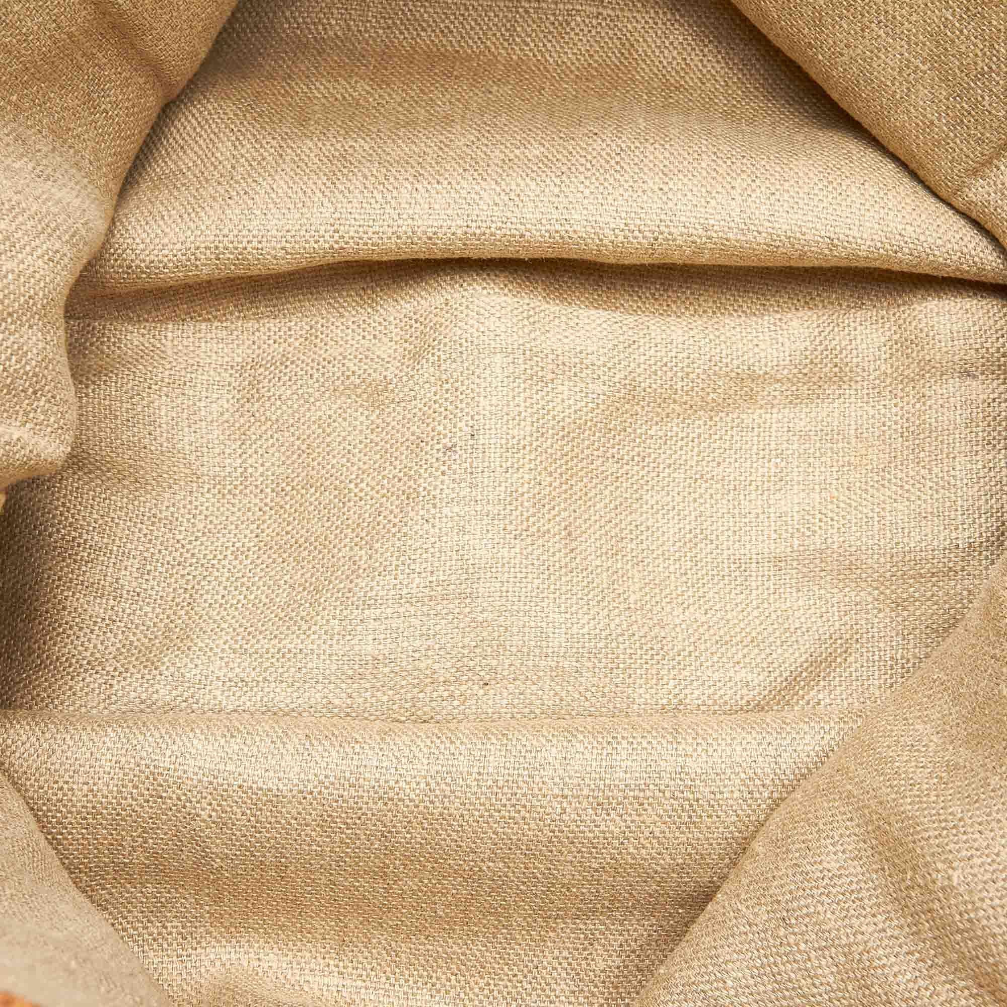 Gucci Gucci Canvas Pelham Shoulder Bag (SHG-18766)