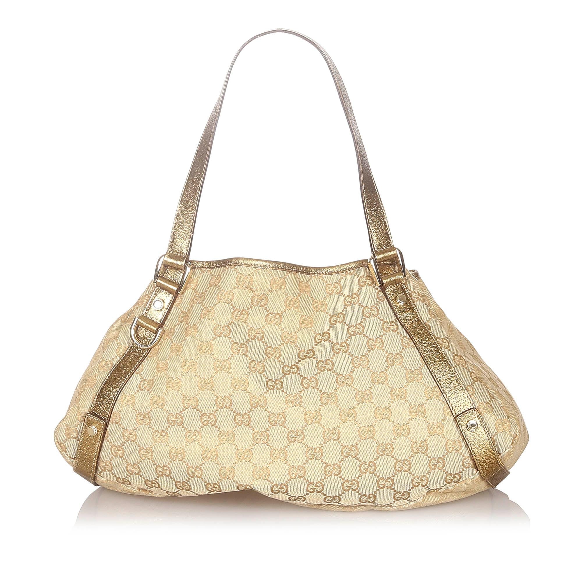 Gucci Gucci Canvas Pelham Shoulder Bag (SHG-20795)