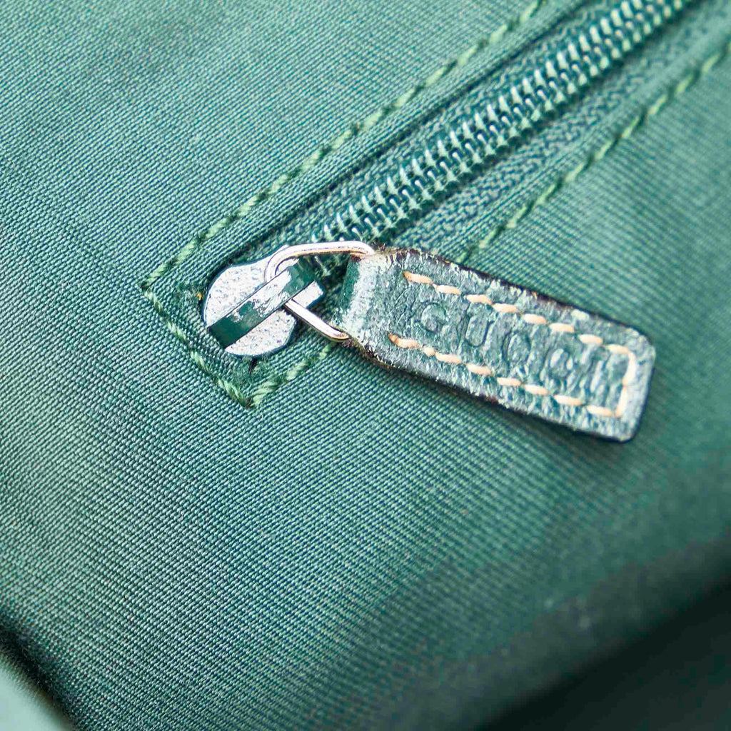 Gucci Gucci Canvas Pelham Shoulder Bag (SHG-22642)
