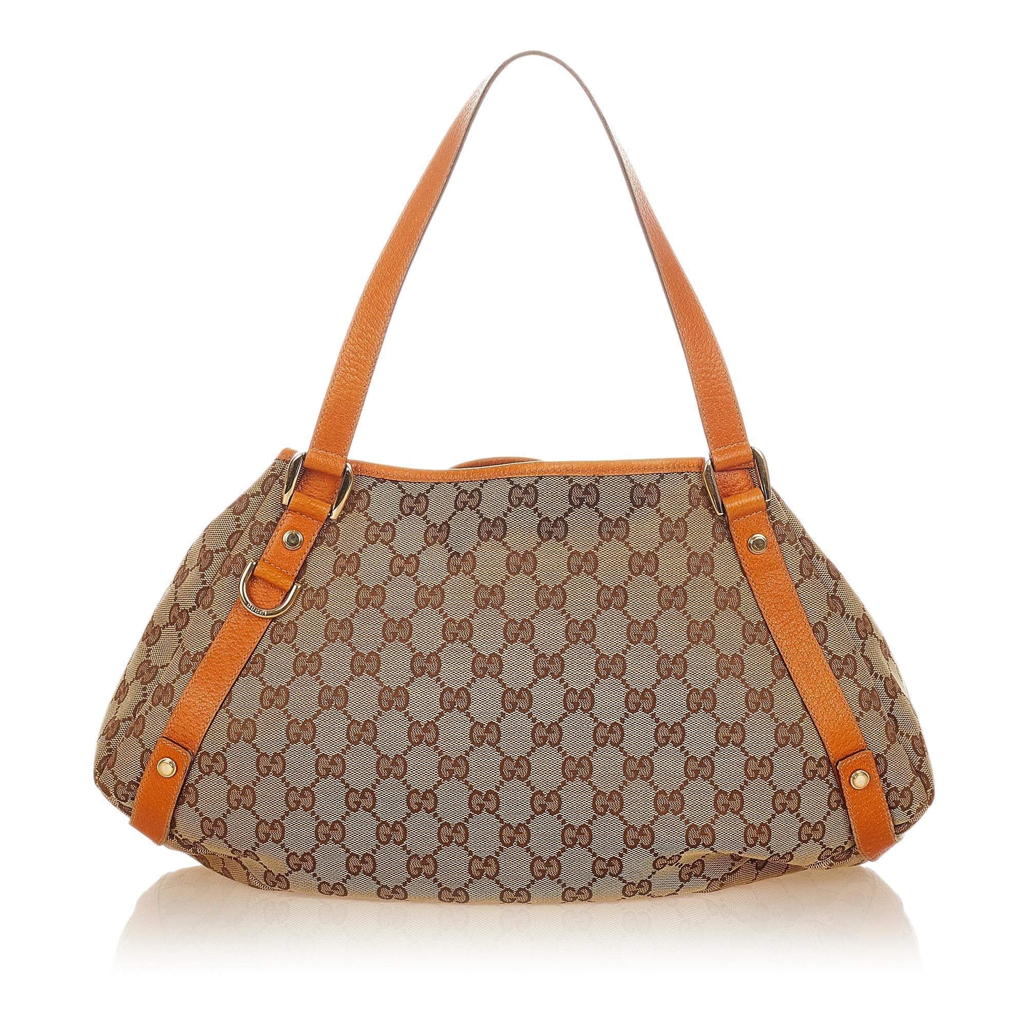 Gucci Gucci Canvas Pelham Shoulder Bag (SHG-25832)