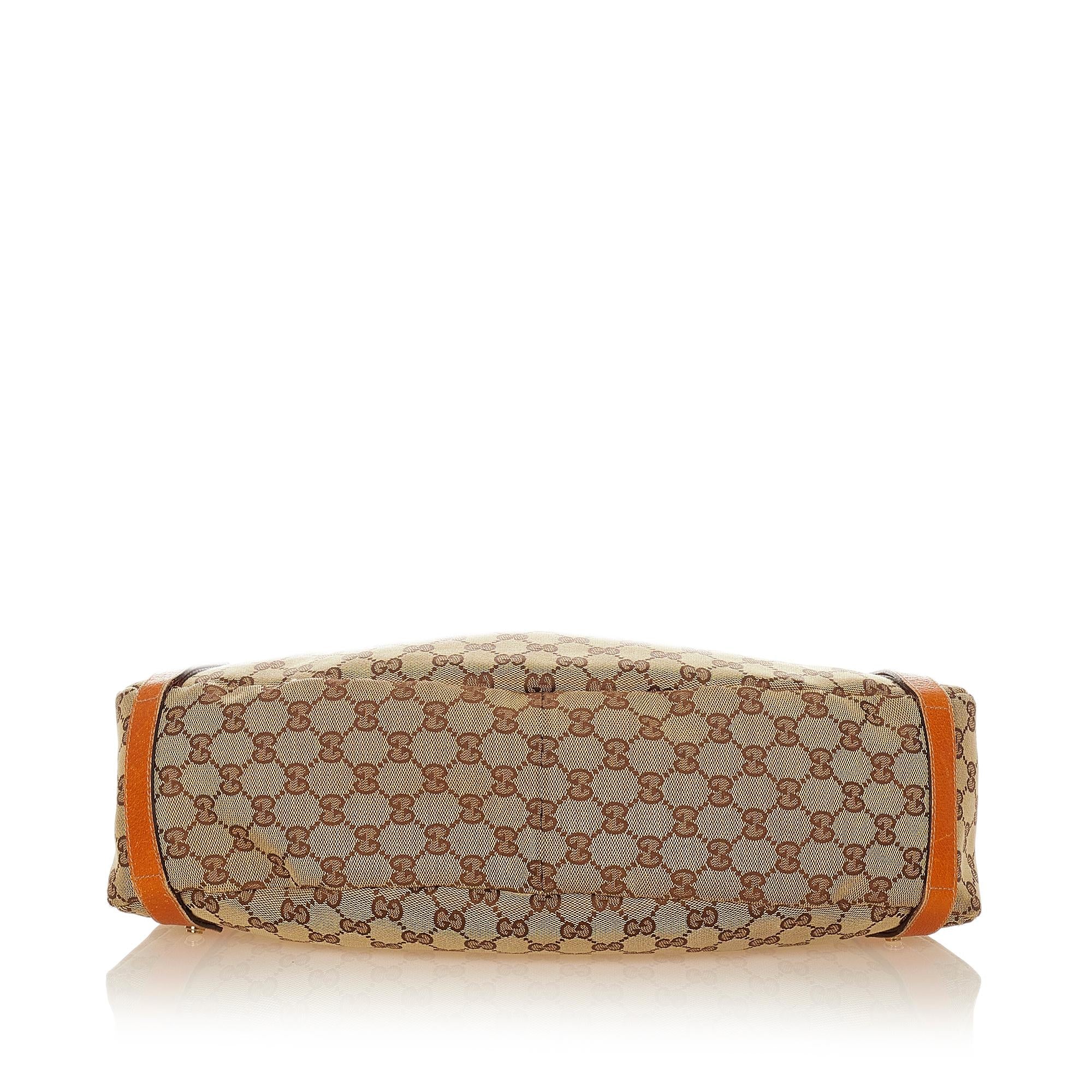 Gucci Gucci Canvas Pelham Shoulder Bag (SHG-25832)