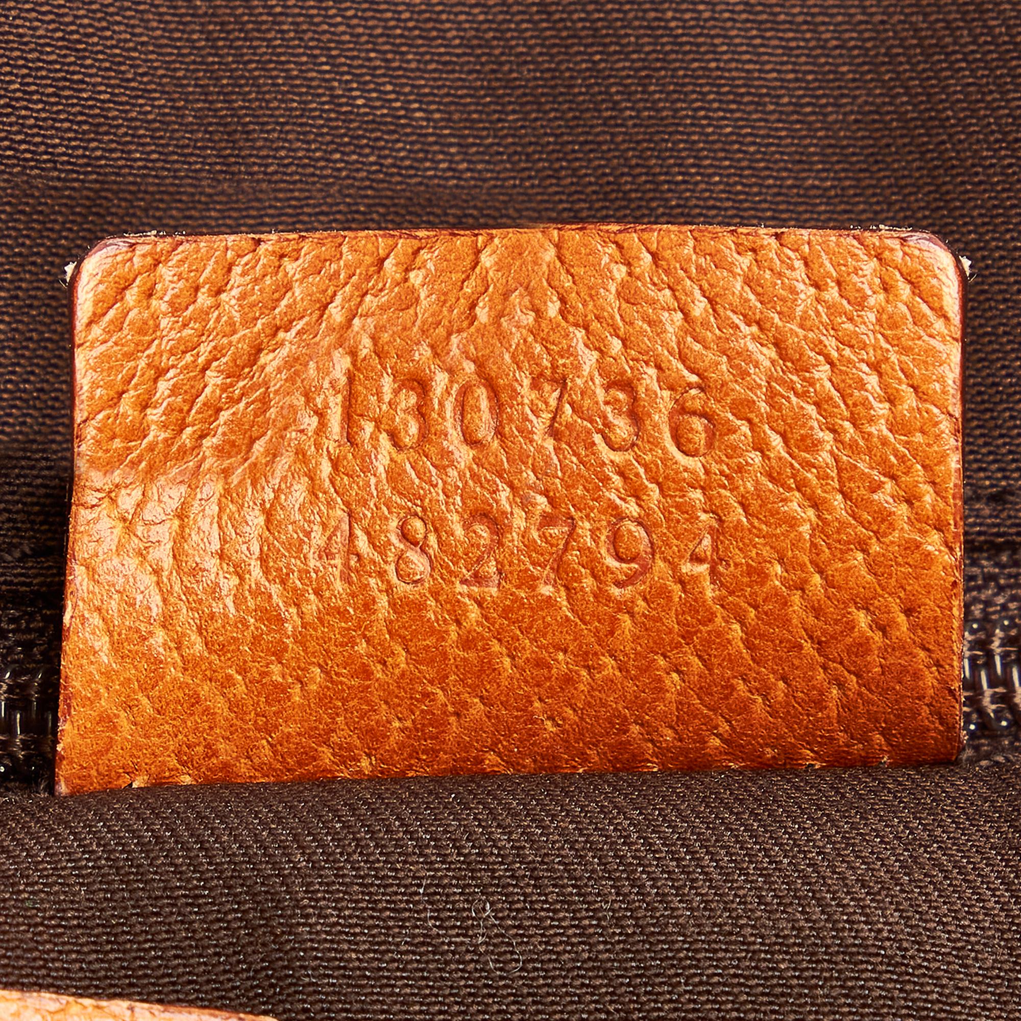 Gucci Gucci Canvas Pelham Shoulder Bag (SHG-25832)