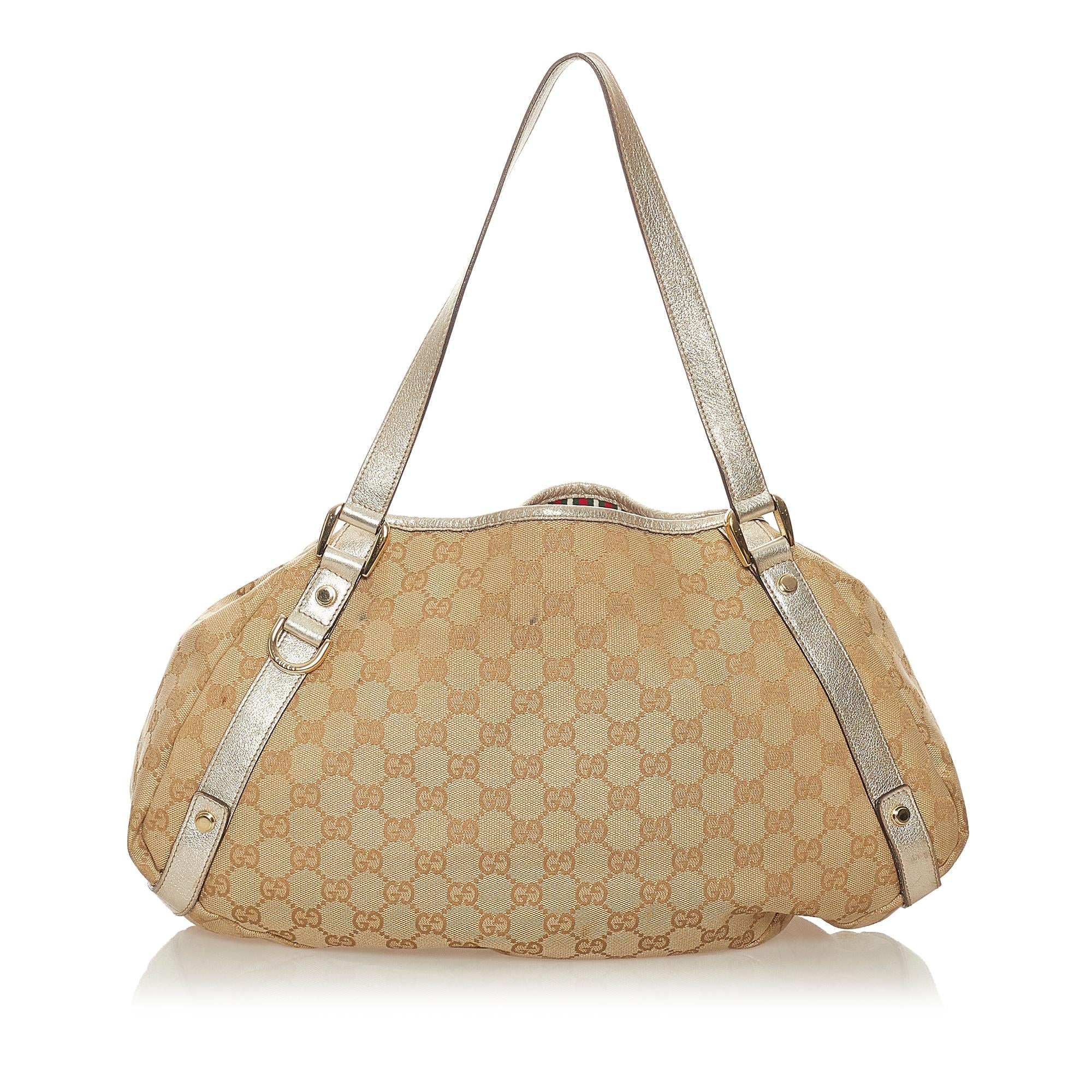 Gucci Gucci Canvas Pelham Shoulder Bag (SHG-27541)