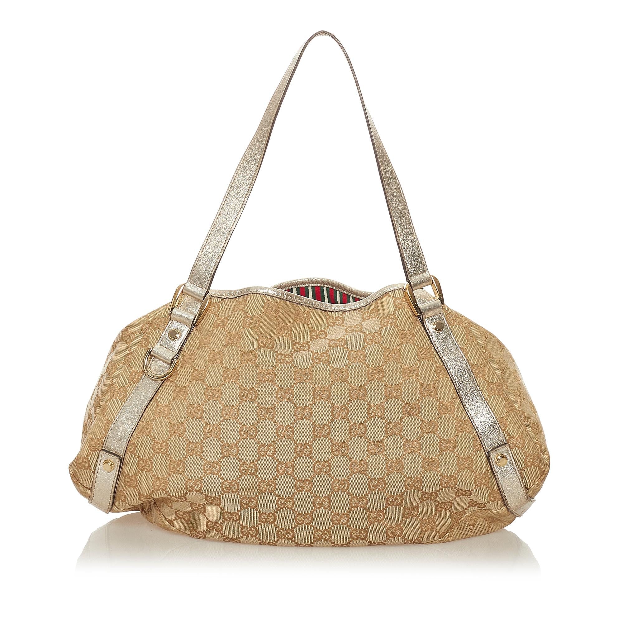 Gucci Gucci Canvas Pelham Shoulder Bag (SHG-27541)