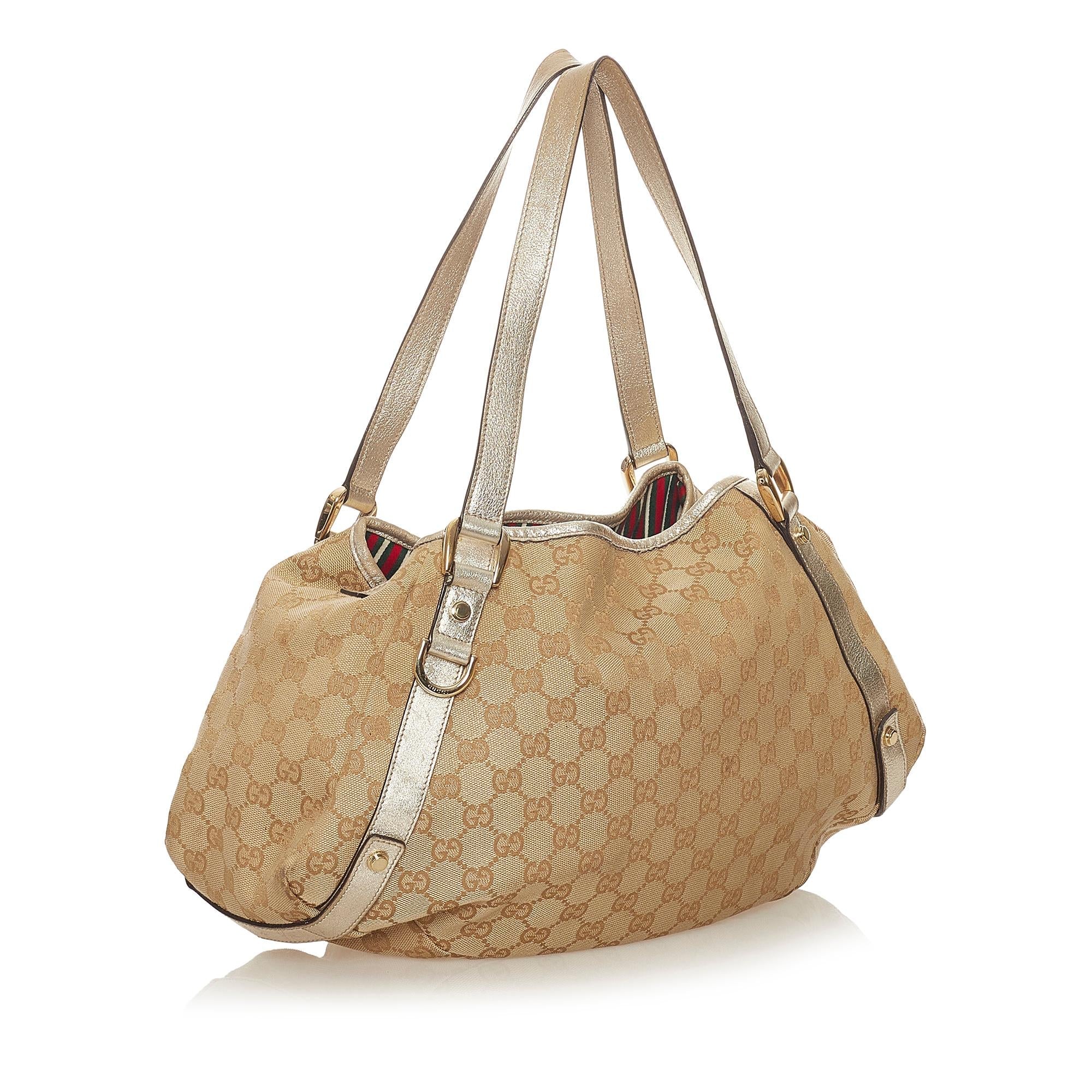 Gucci Gucci Canvas Pelham Shoulder Bag (SHG-27541)