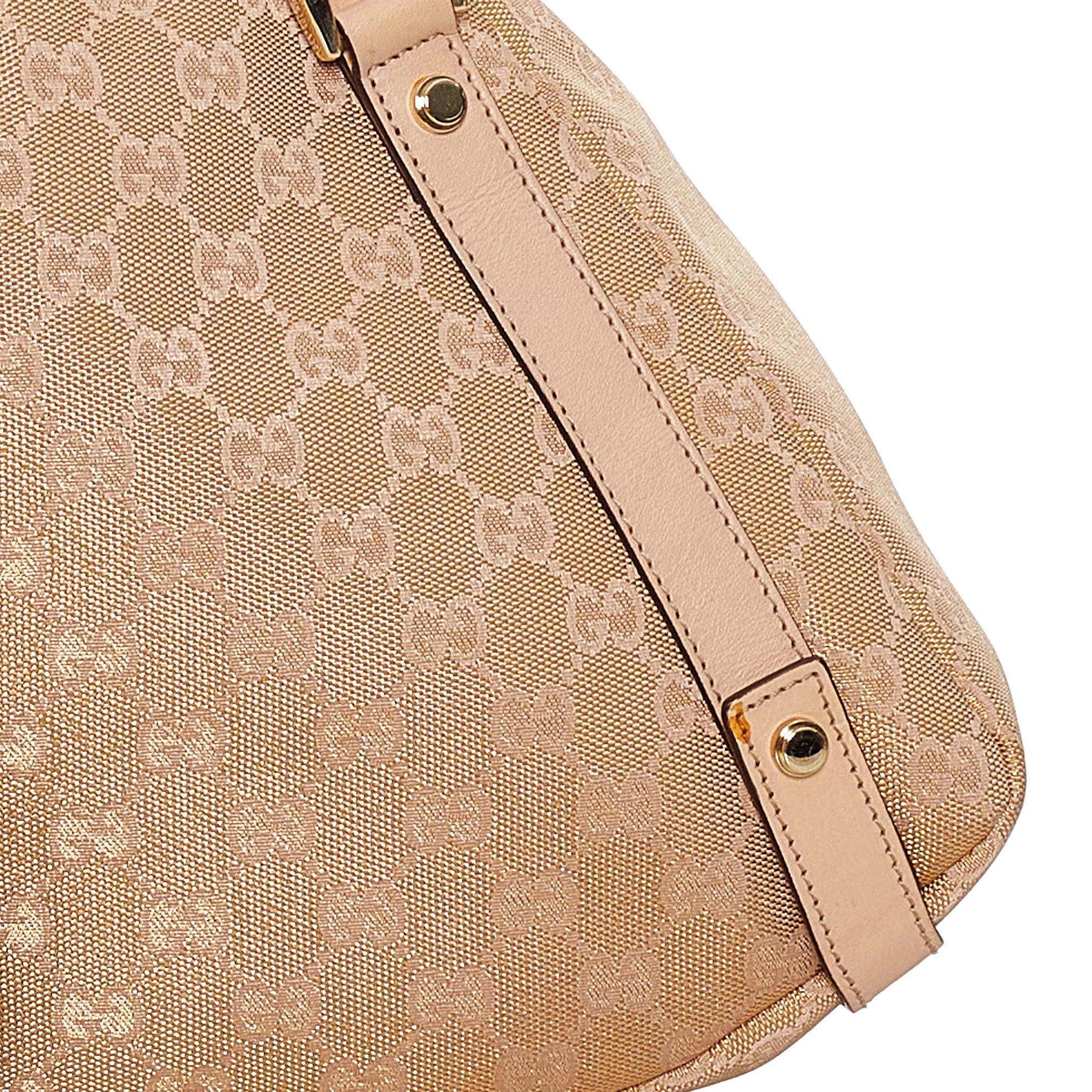 Gucci Gucci Canvas Pelham Shoulder Bag (SHG-28153)