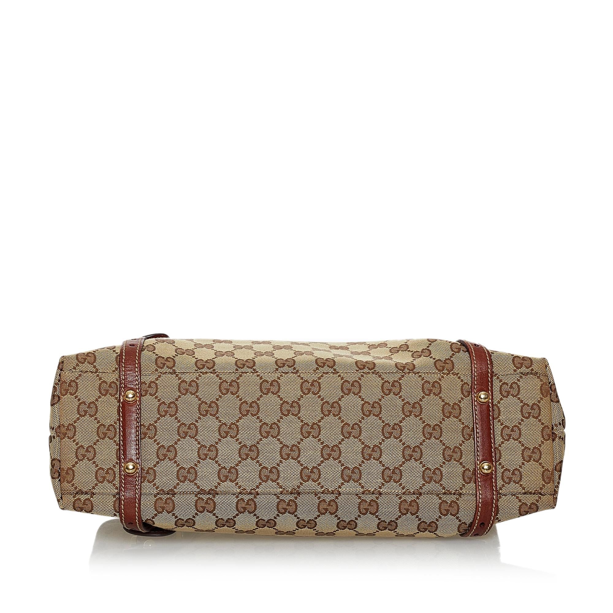 Gucci Gucci Canvas Pelham Shoulder Bag (SHG-28303)