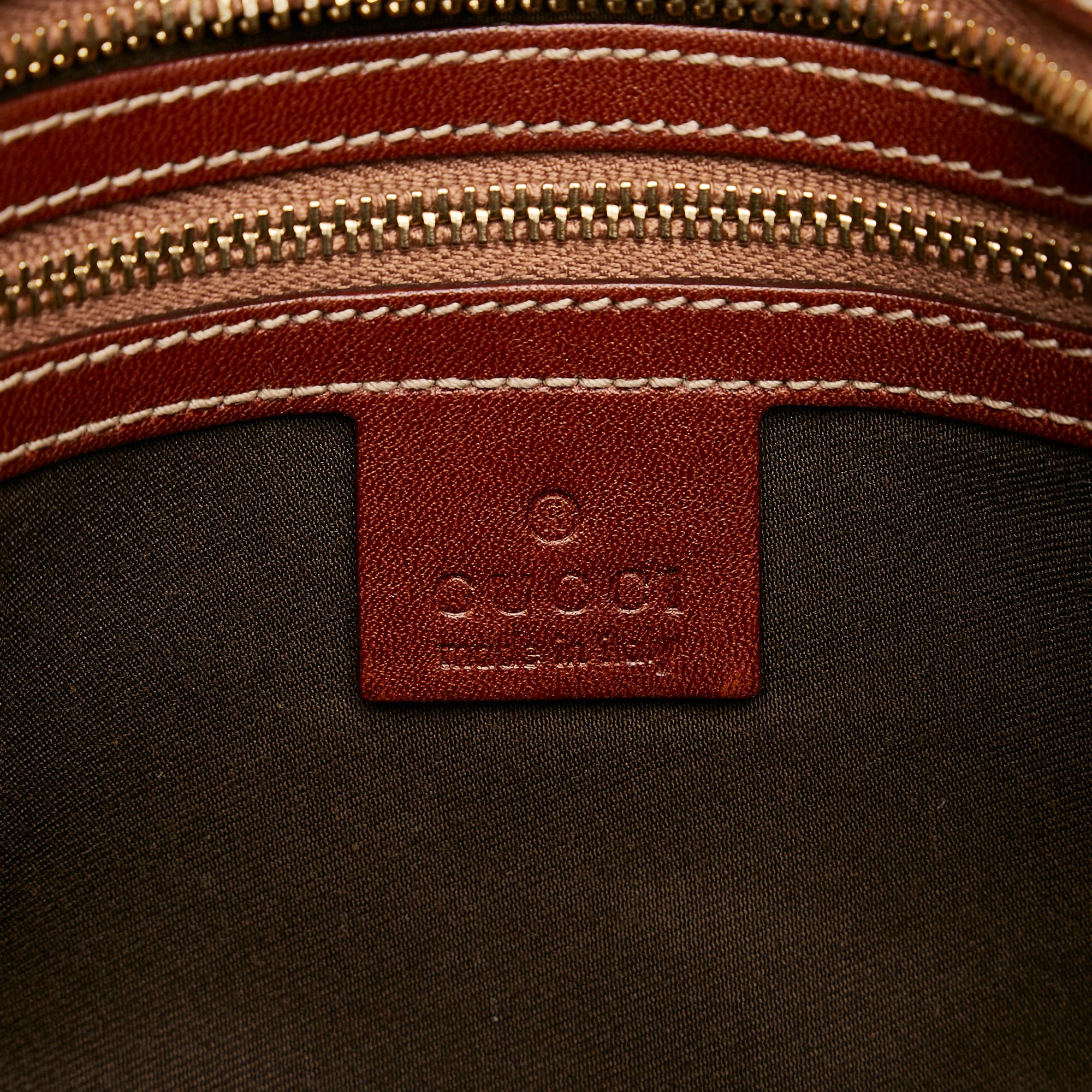 Gucci Gucci Canvas Pelham Shoulder Bag (SHG-28303)