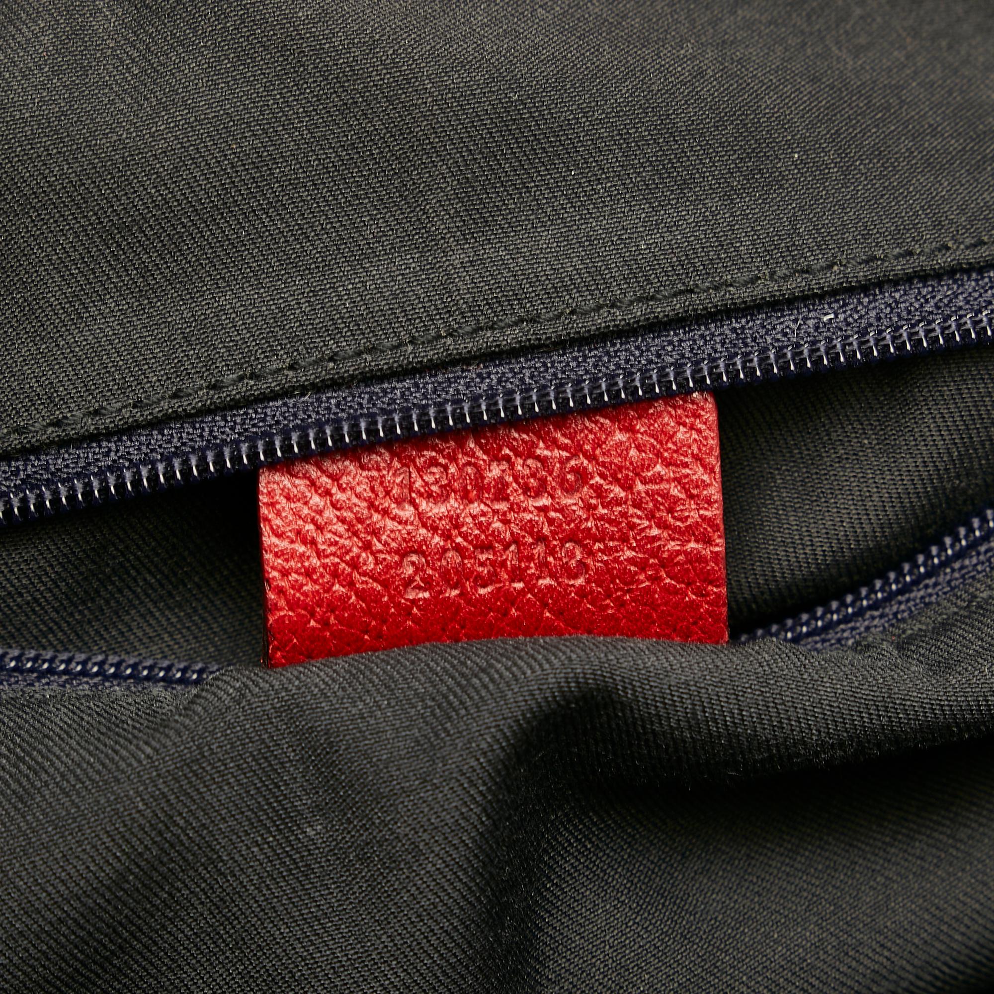 Gucci Gucci Canvas Pelham Shoulder Bag (SHG-28678)