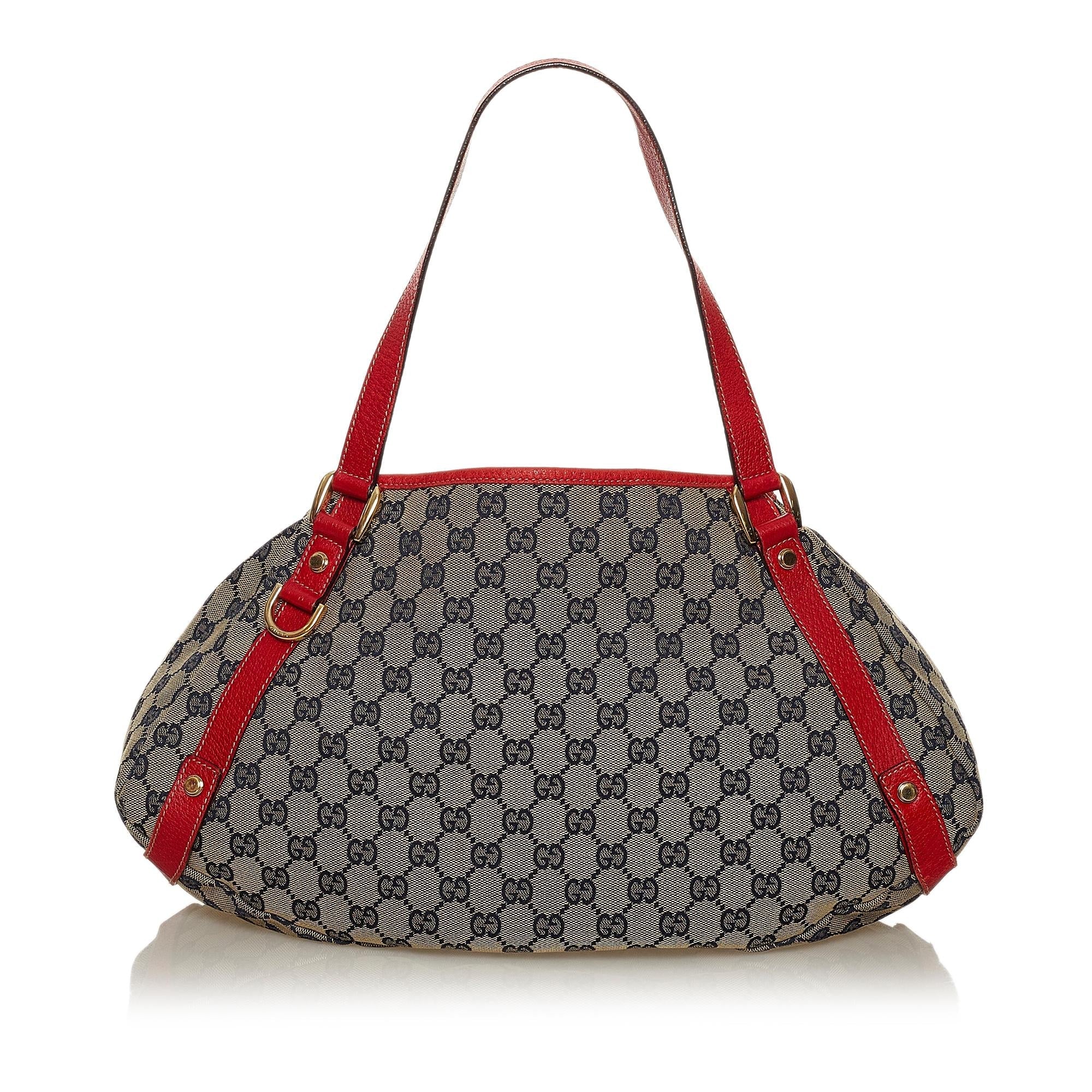 Gucci Gucci Canvas Pelham Shoulder Bag (SHG-28678)