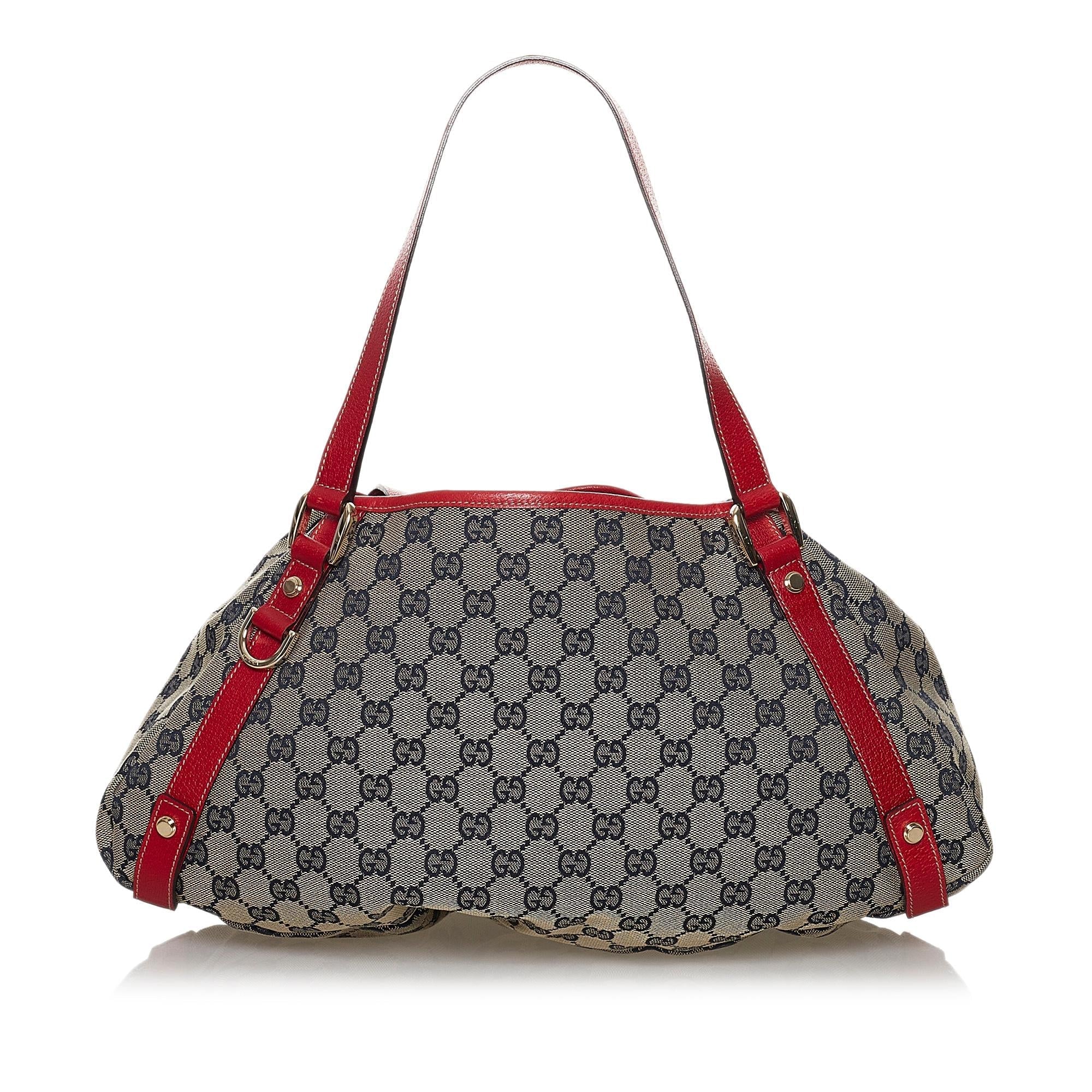 Gucci Gucci Canvas Pelham Shoulder Bag (SHG-30228)