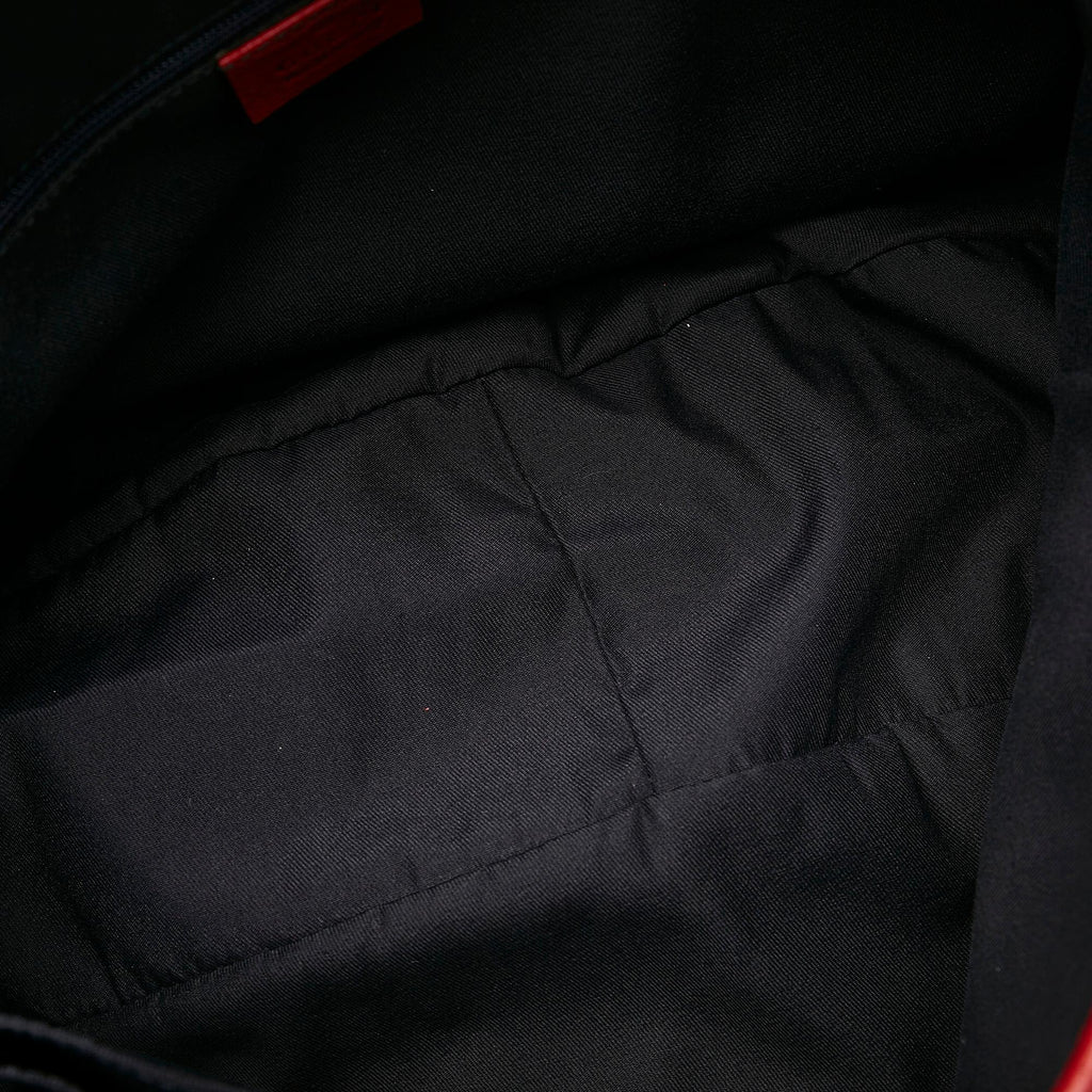 Gucci Gucci Canvas Pelham Shoulder Bag (SHG-30228)
