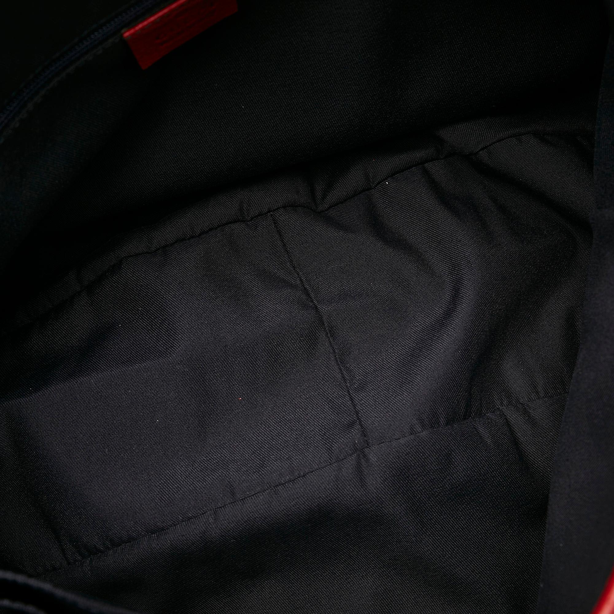 Gucci Gucci Canvas Pelham Shoulder Bag (SHG-30228)