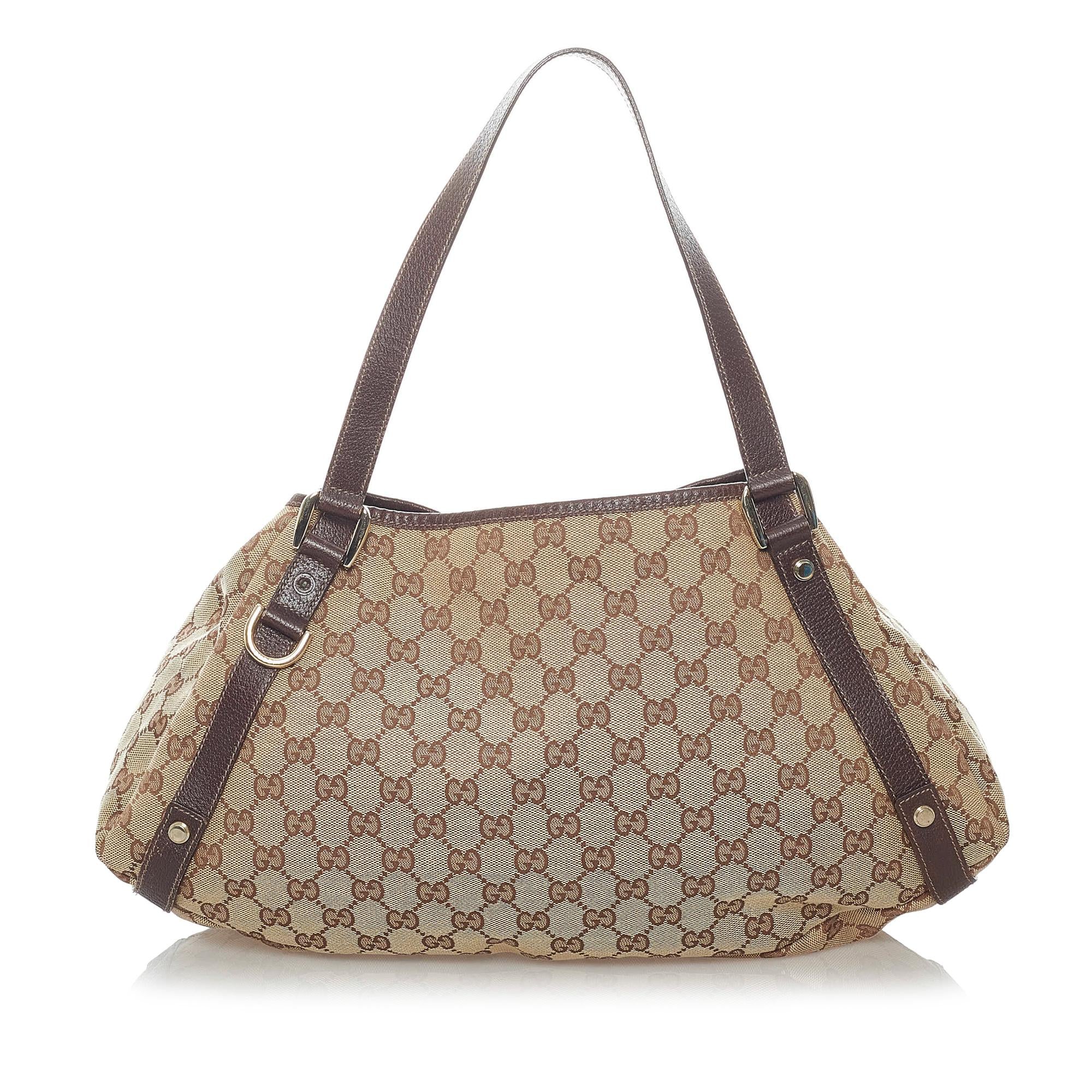 Gucci Gucci Canvas Pelham Shoulder Bag (SHG-30957)