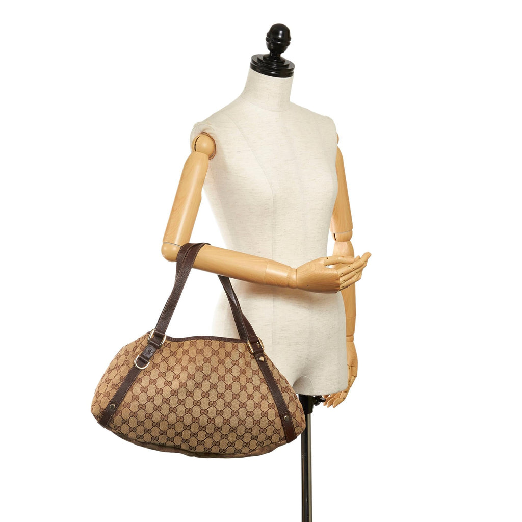Gucci Gucci Canvas Pelham Shoulder Bag (SHG-30957)