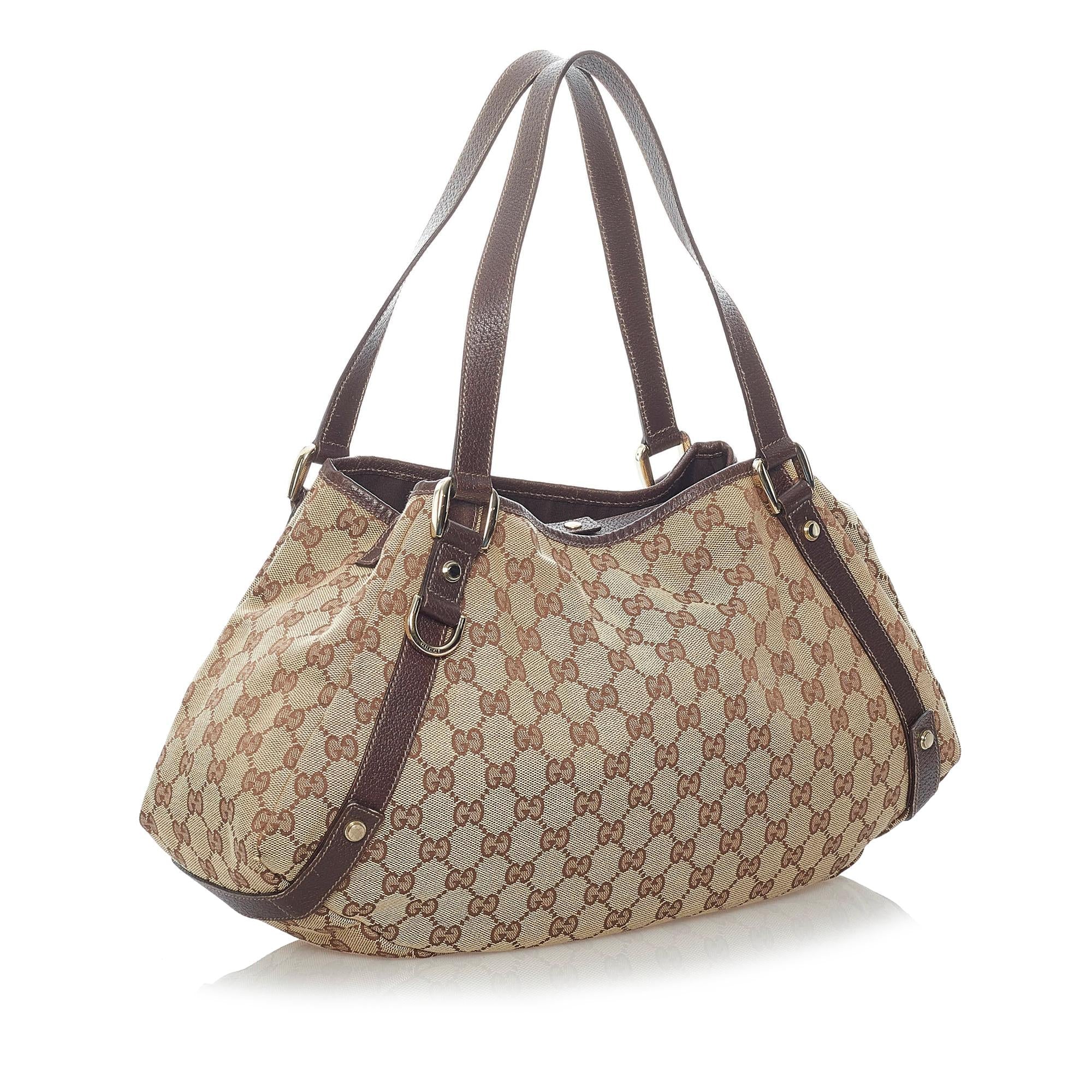 Gucci Gucci Canvas Pelham Shoulder Bag (SHG-30957)
