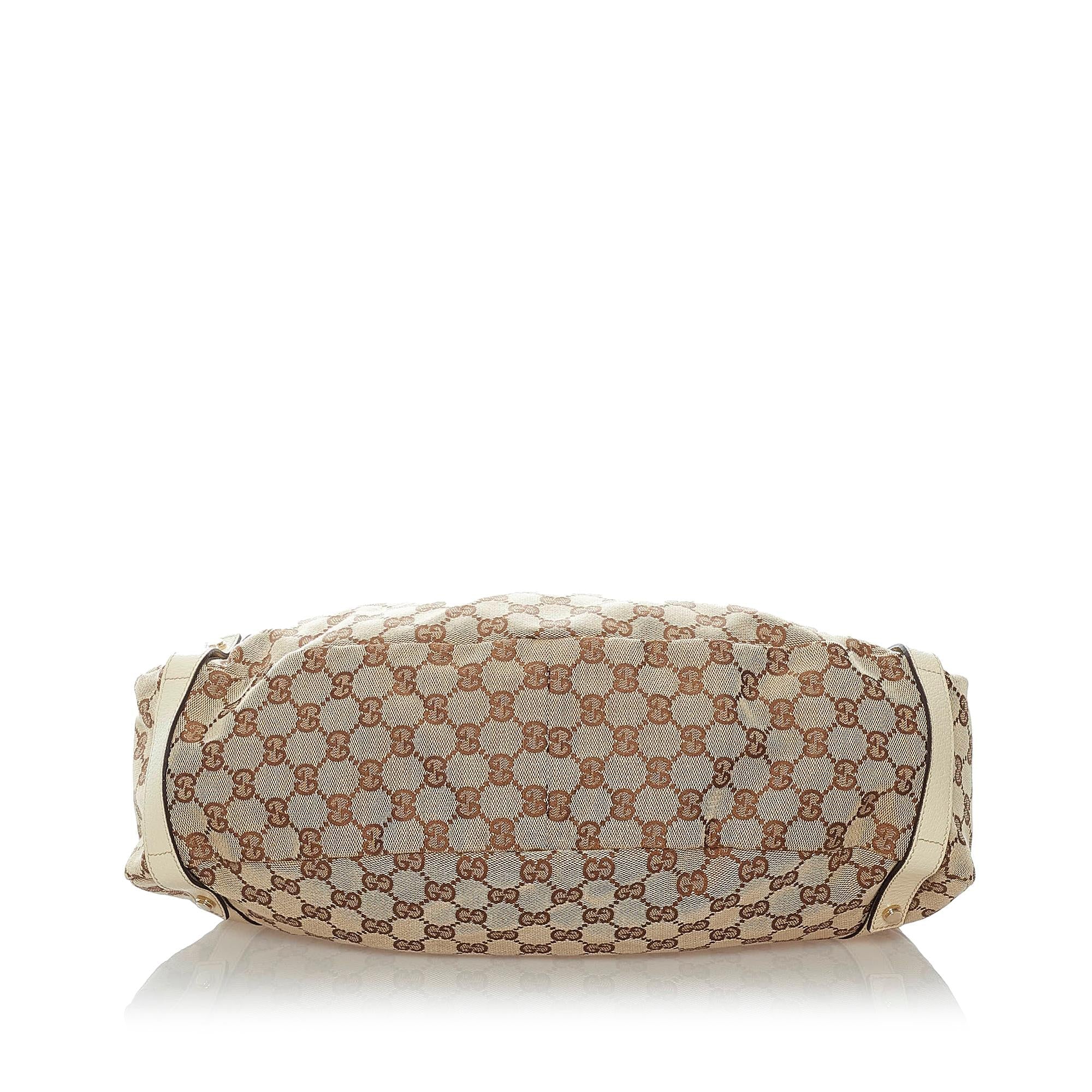 Gucci Gucci Canvas Pelham Shoulder Bag (SHG-30963)