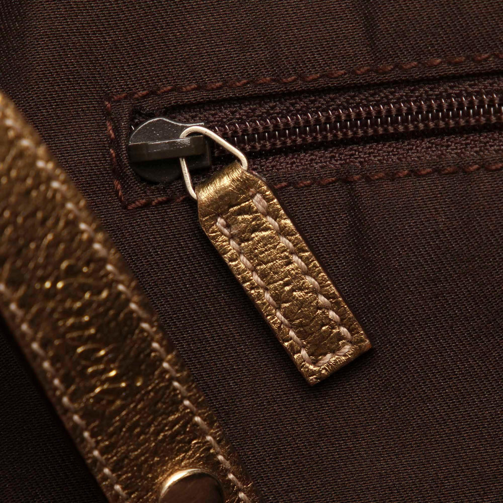 Gucci Gucci Canvas Pelham Shoulder Bag (SHG-32123)