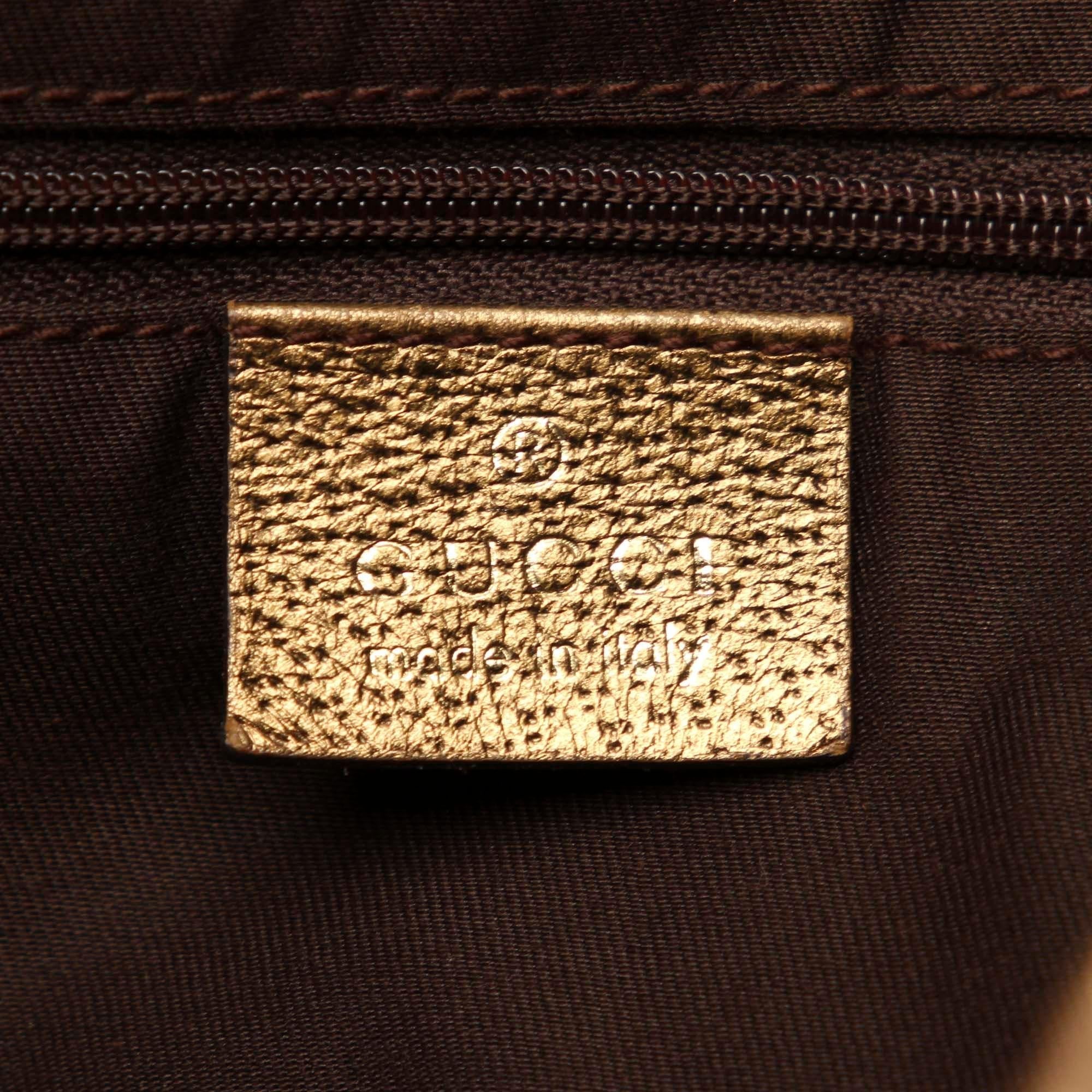 Gucci Gucci Canvas Pelham Shoulder Bag (SHG-32123)