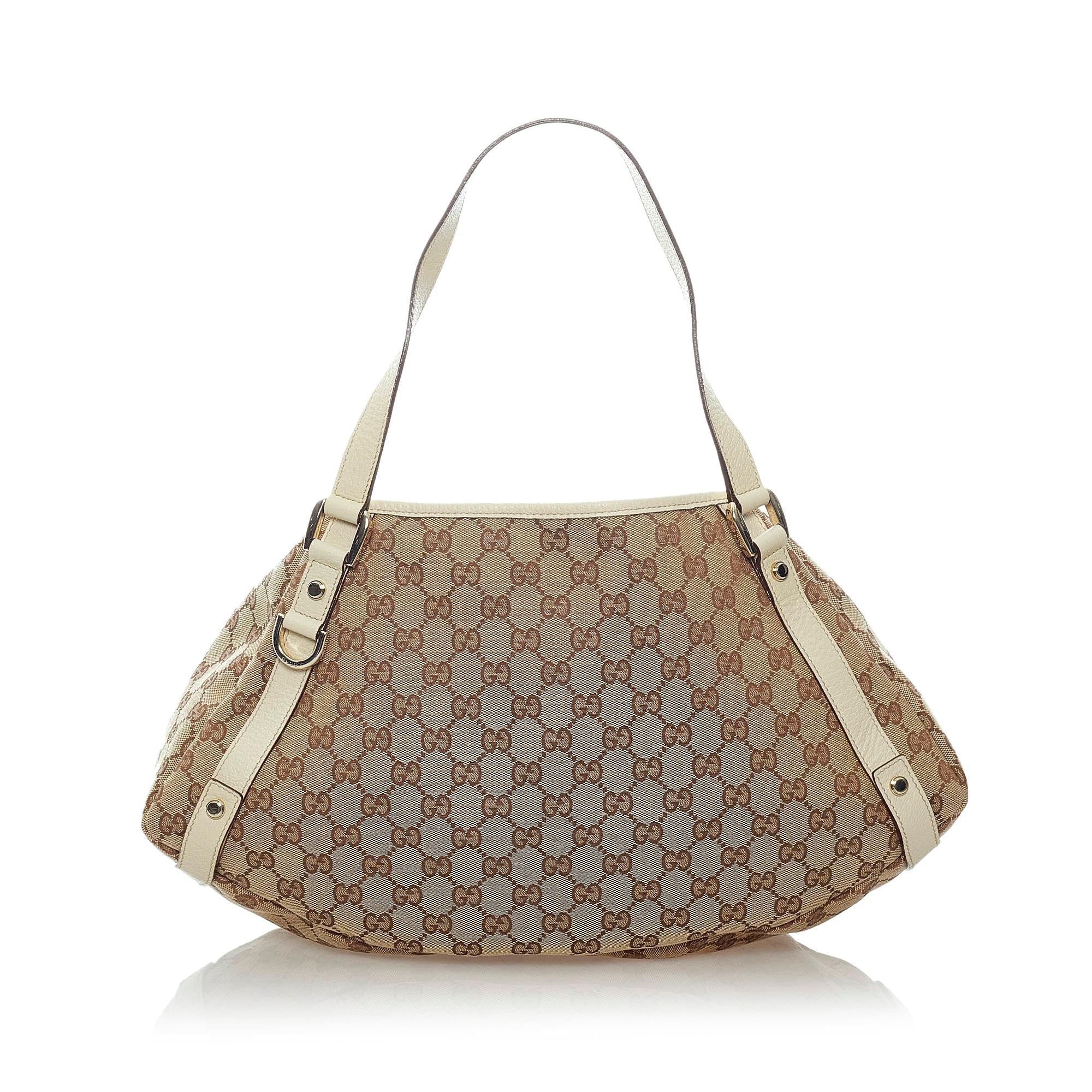 Gucci Gucci Canvas Pelham Shoulder Bag (SHG-32763)
