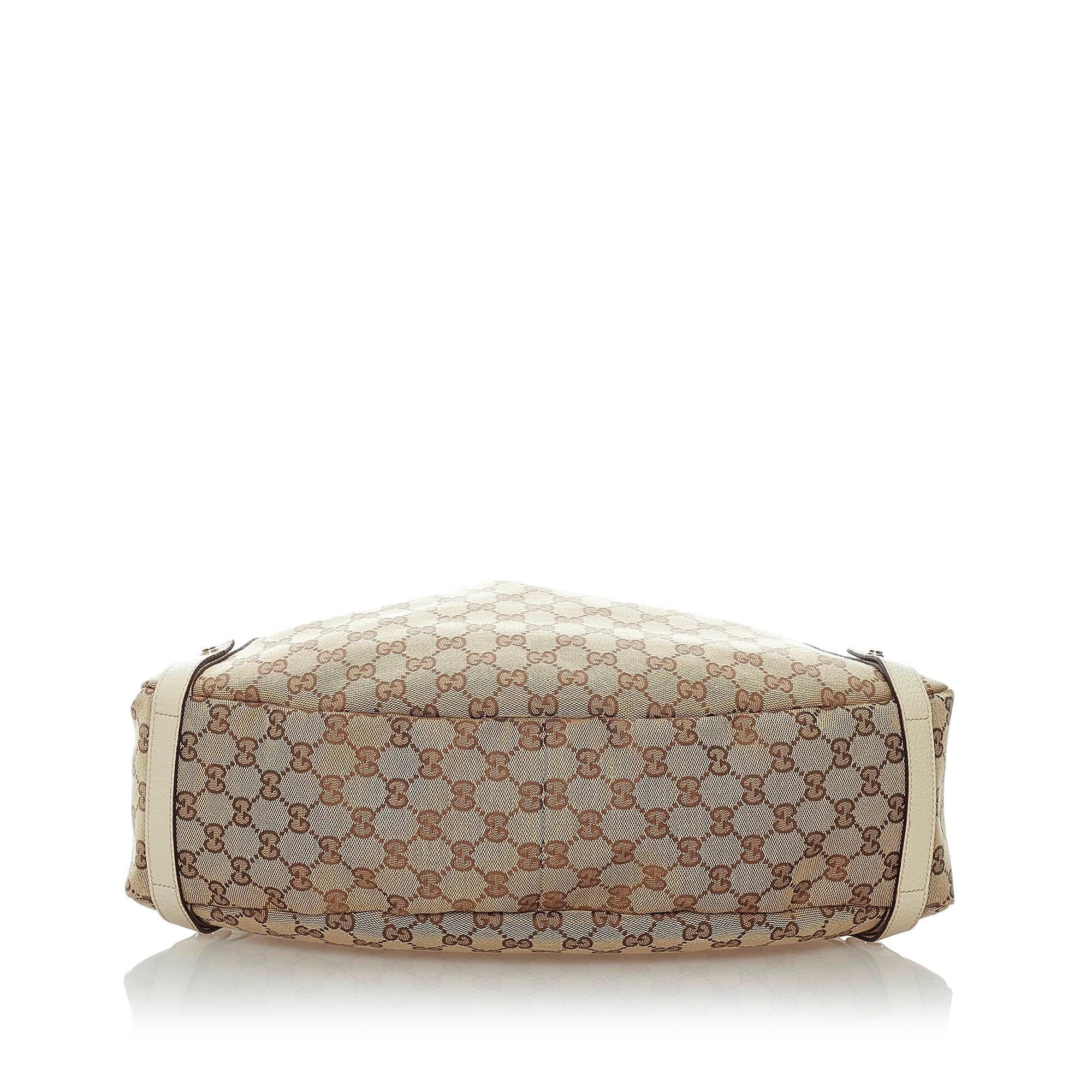 Gucci Gucci Canvas Pelham Shoulder Bag (SHG-32763)