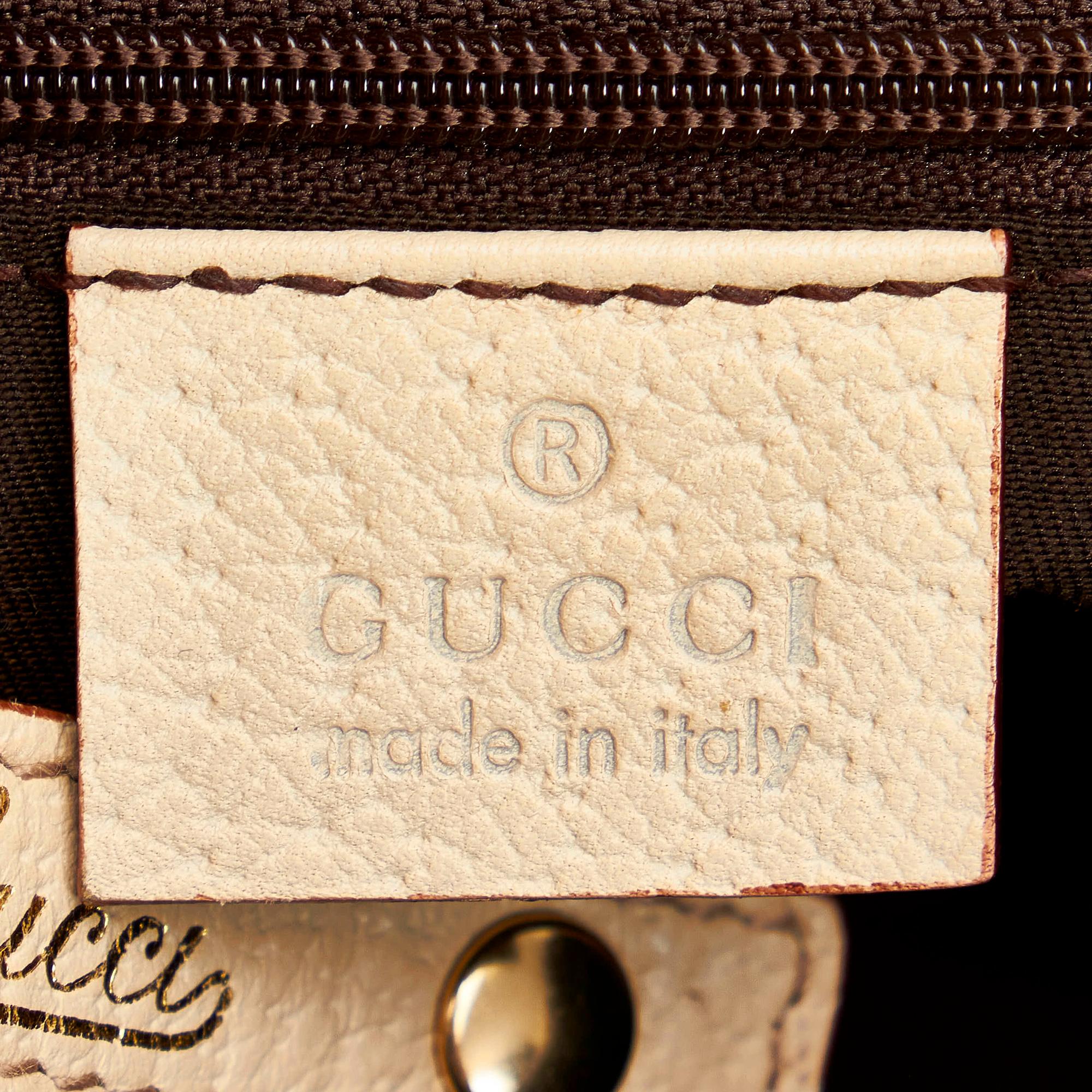 Gucci Gucci Canvas Pelham Shoulder Bag (SHG-32763)