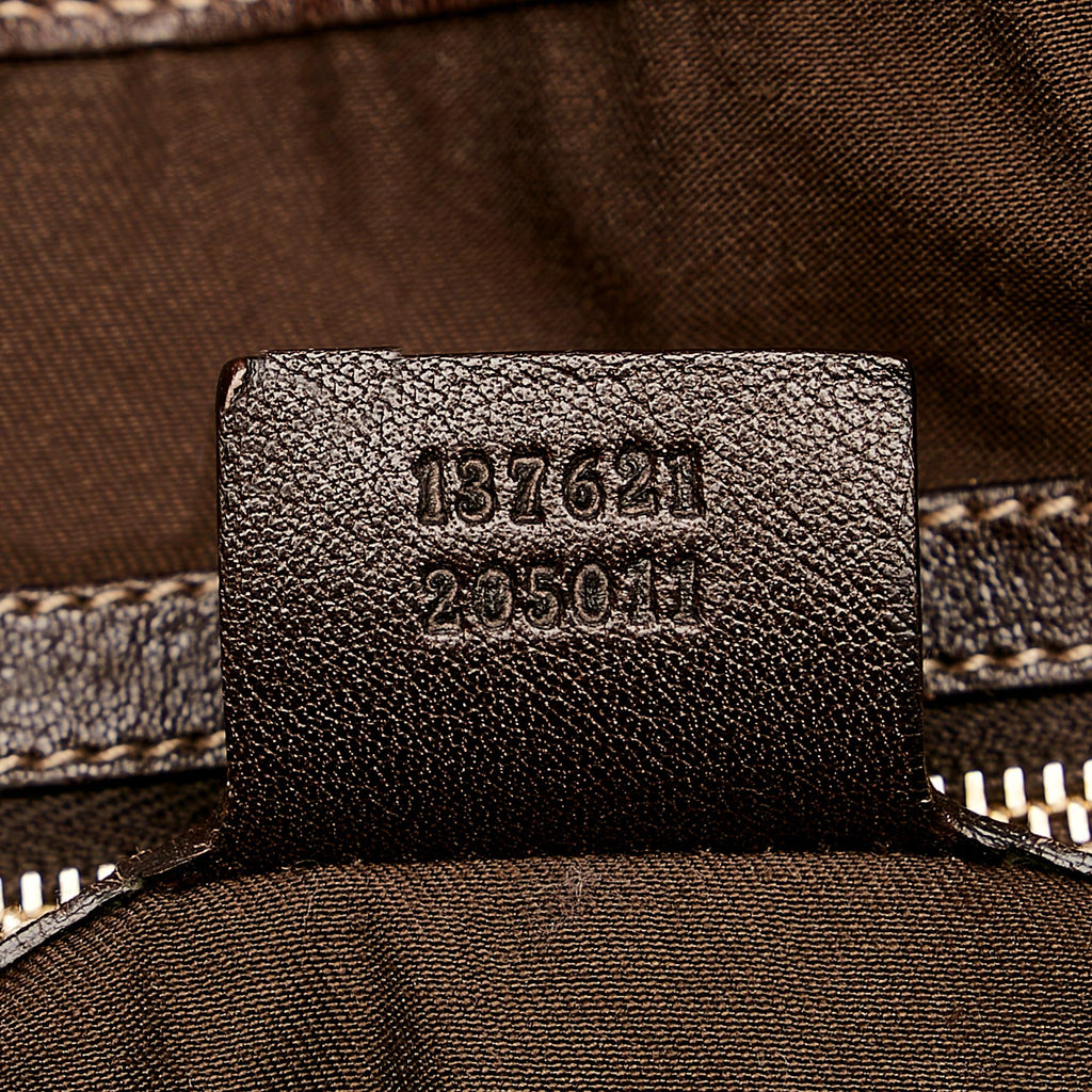 Gucci Gucci Canvas Pelham Shoulder Bag (SHG-34007)