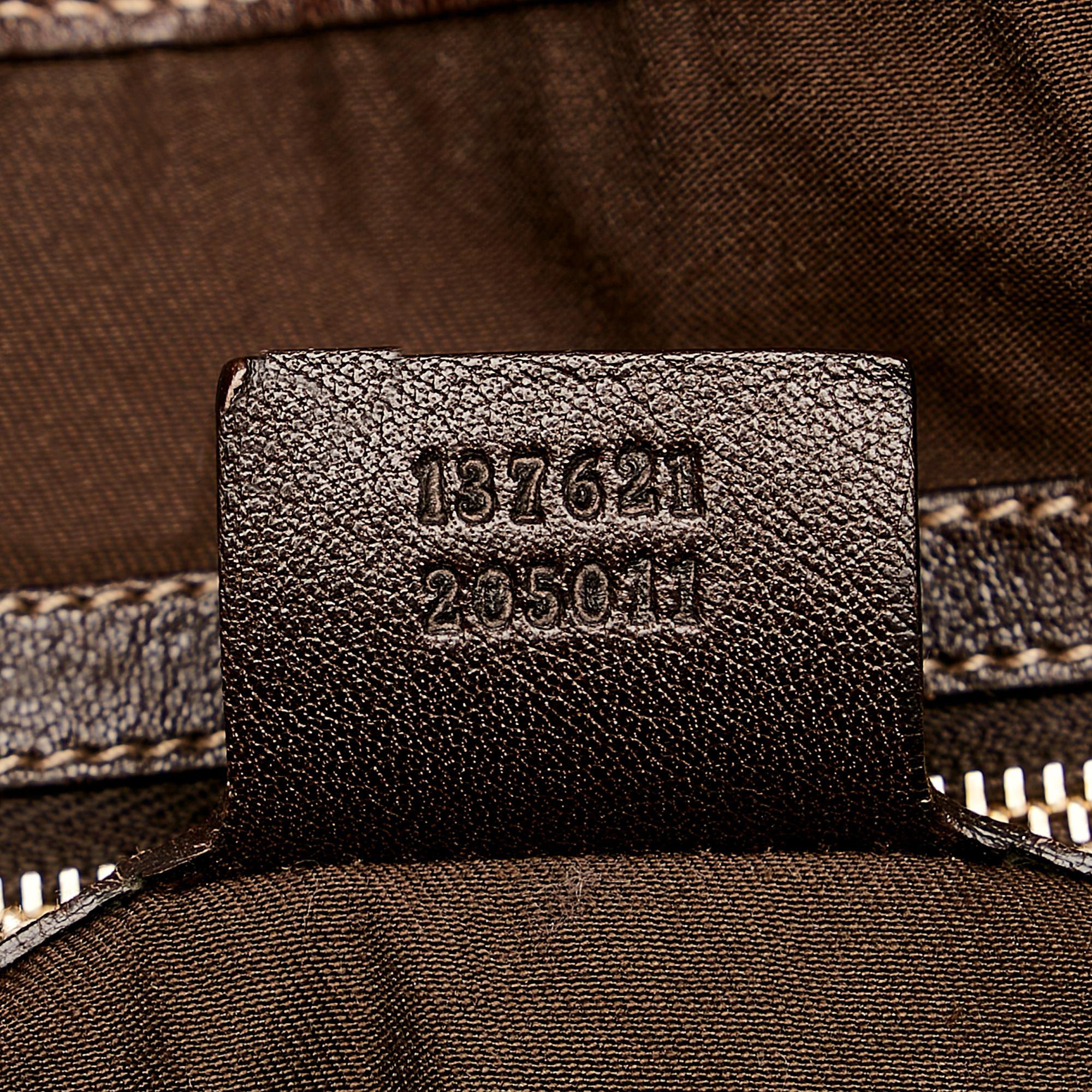 Gucci Gucci Canvas Pelham Shoulder Bag (SHG-34007)