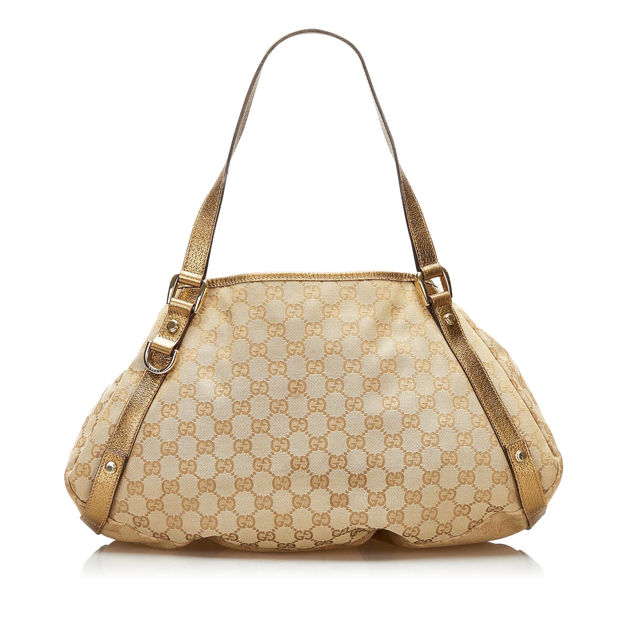 Gucci GG Canvas Pelham Shoulder Bag (SHG-35564)
