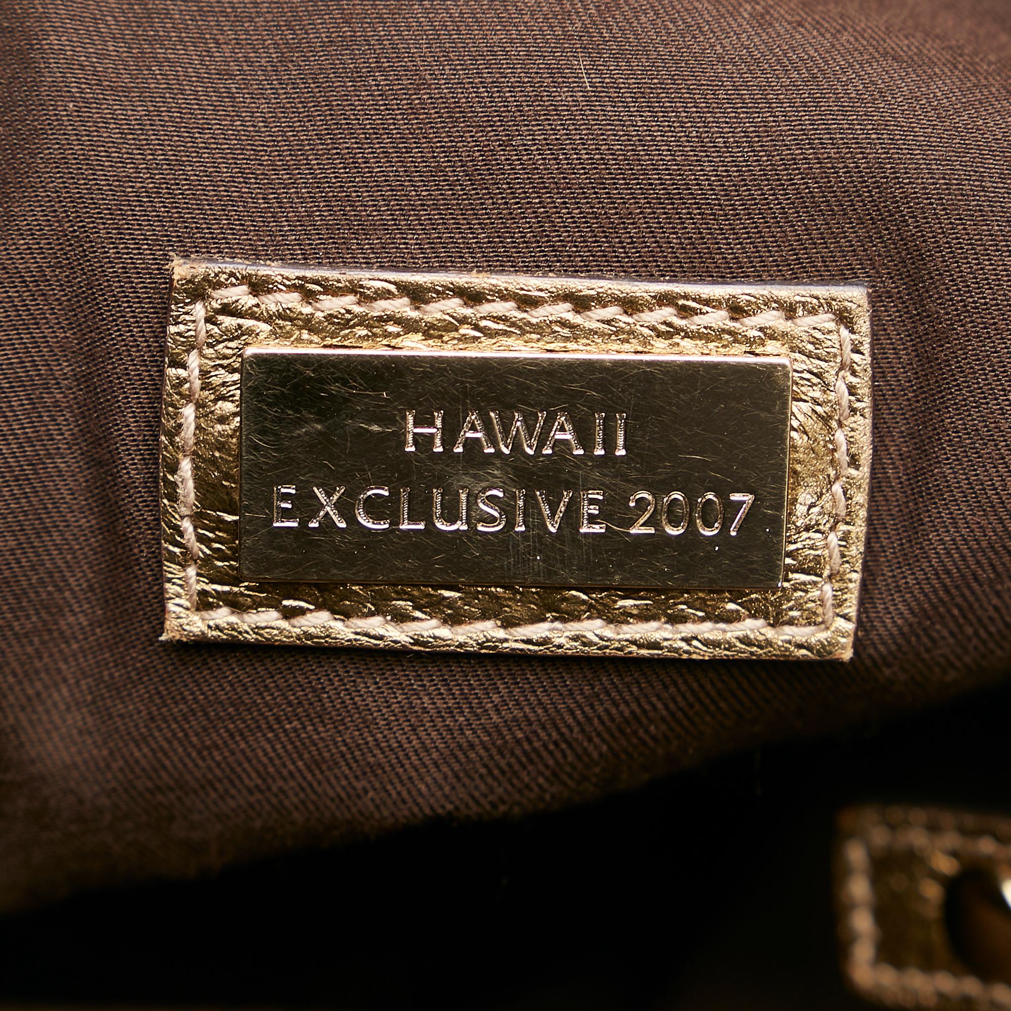 Gucci GG Canvas Pelham Shoulder Bag (SHG-35564)