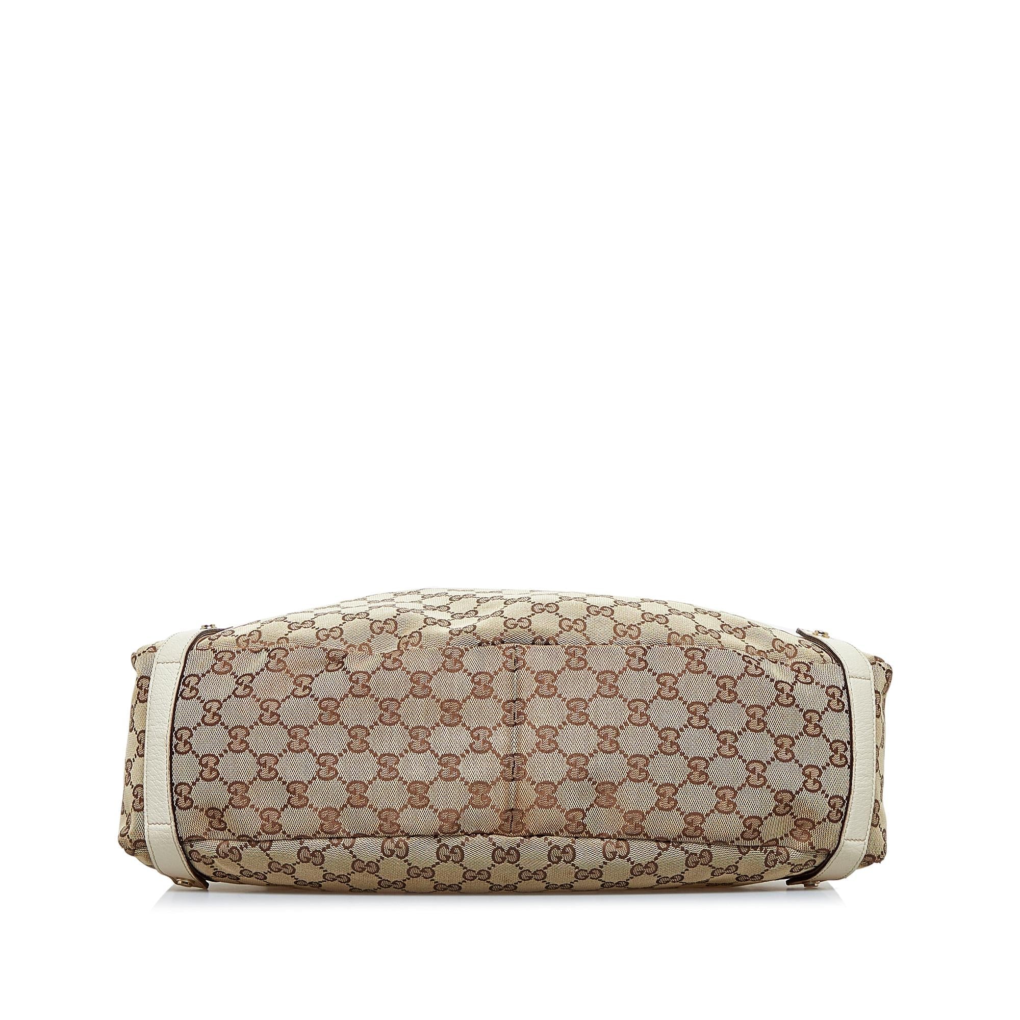 Gucci GG Canvas Pelham Shoulder Bag (SHG-R62bHz)