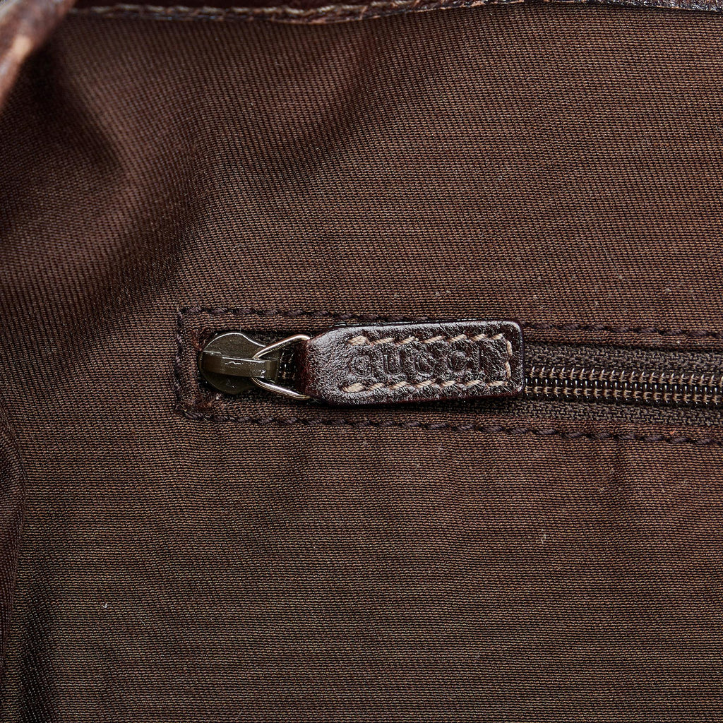 Gucci GG Canvas Pelham Shoulder Bag (SHG-oLGWDu)