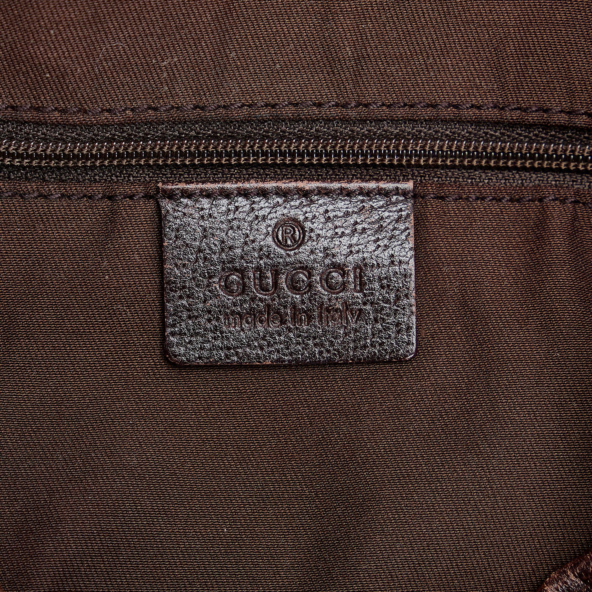 Gucci GG Canvas Pelham Shoulder Bag (SHG-oLGWDu)