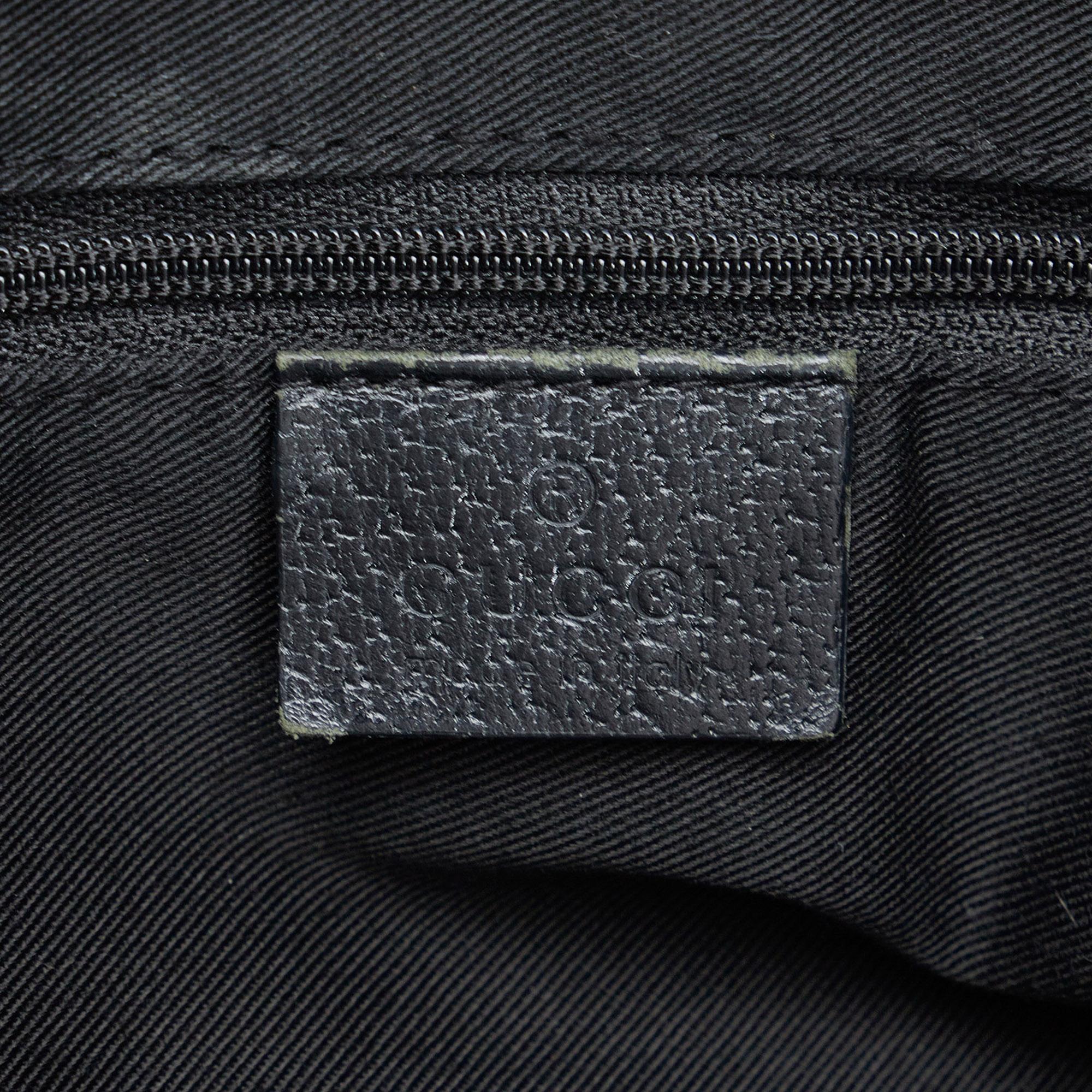 Gucci GG Canvas Pelham Shoulder Bag (SHG-DJMWdO)