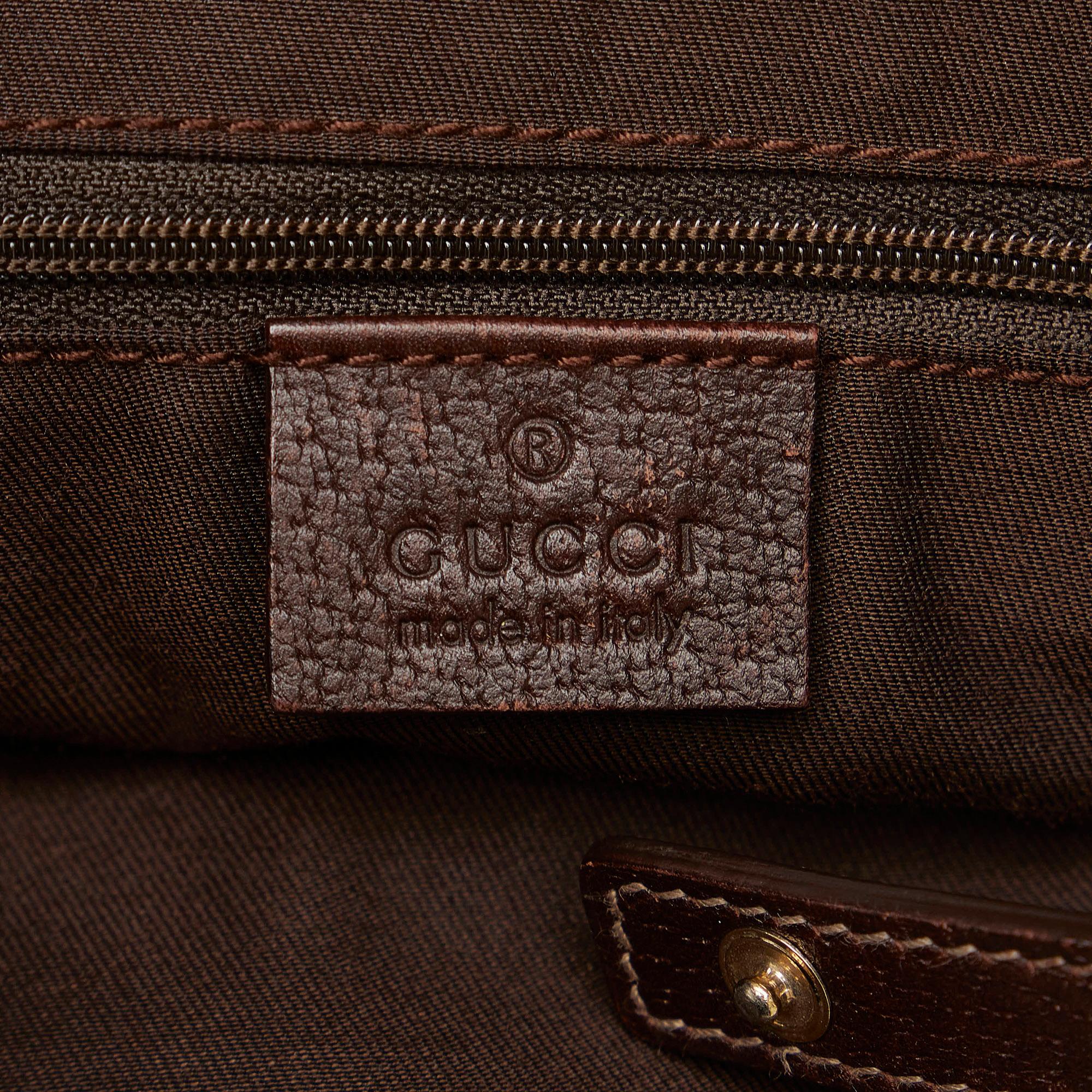 Gucci GG Canvas Pelham Shoulder Bag (SHG-qhGAWQ)