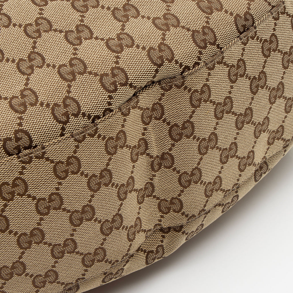 Gucci GG Canvas Pelham Small Shoulder Bag (SHF-ekffiS)