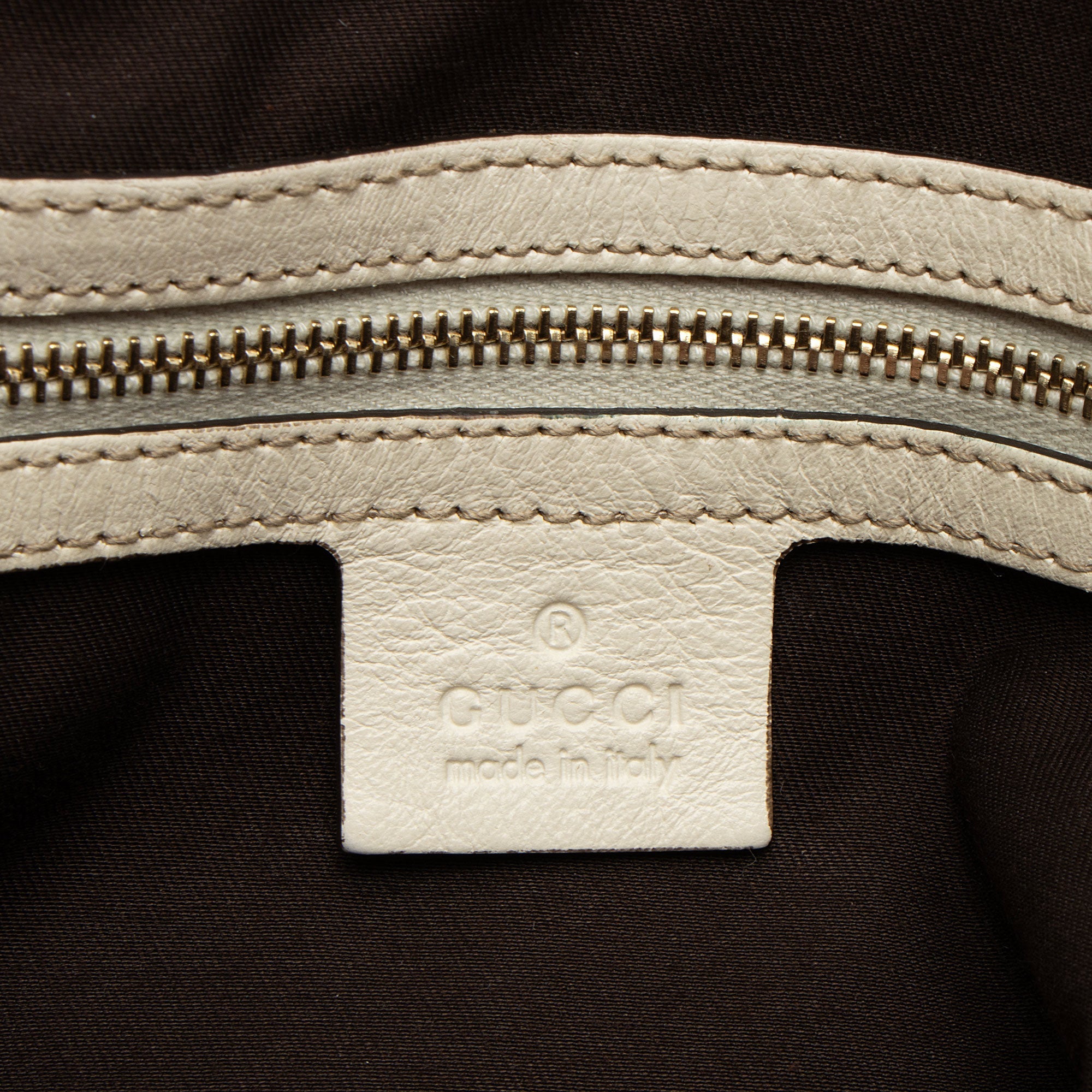 Gucci GG Canvas Pelham Small Shoulder Bag (SHF-ekffiS)