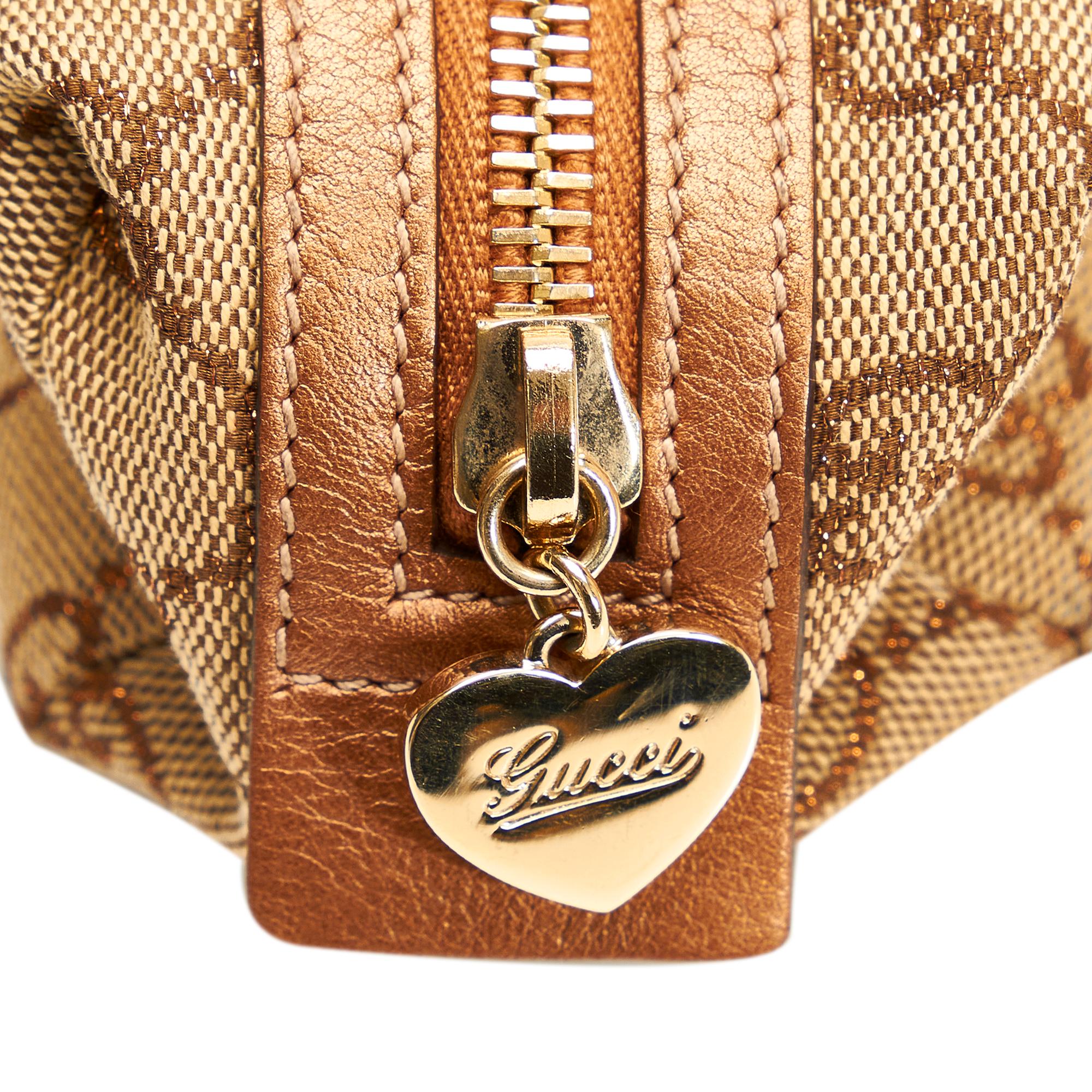 Gucci GG Canvas Pouch (SHG-r3KPhH)