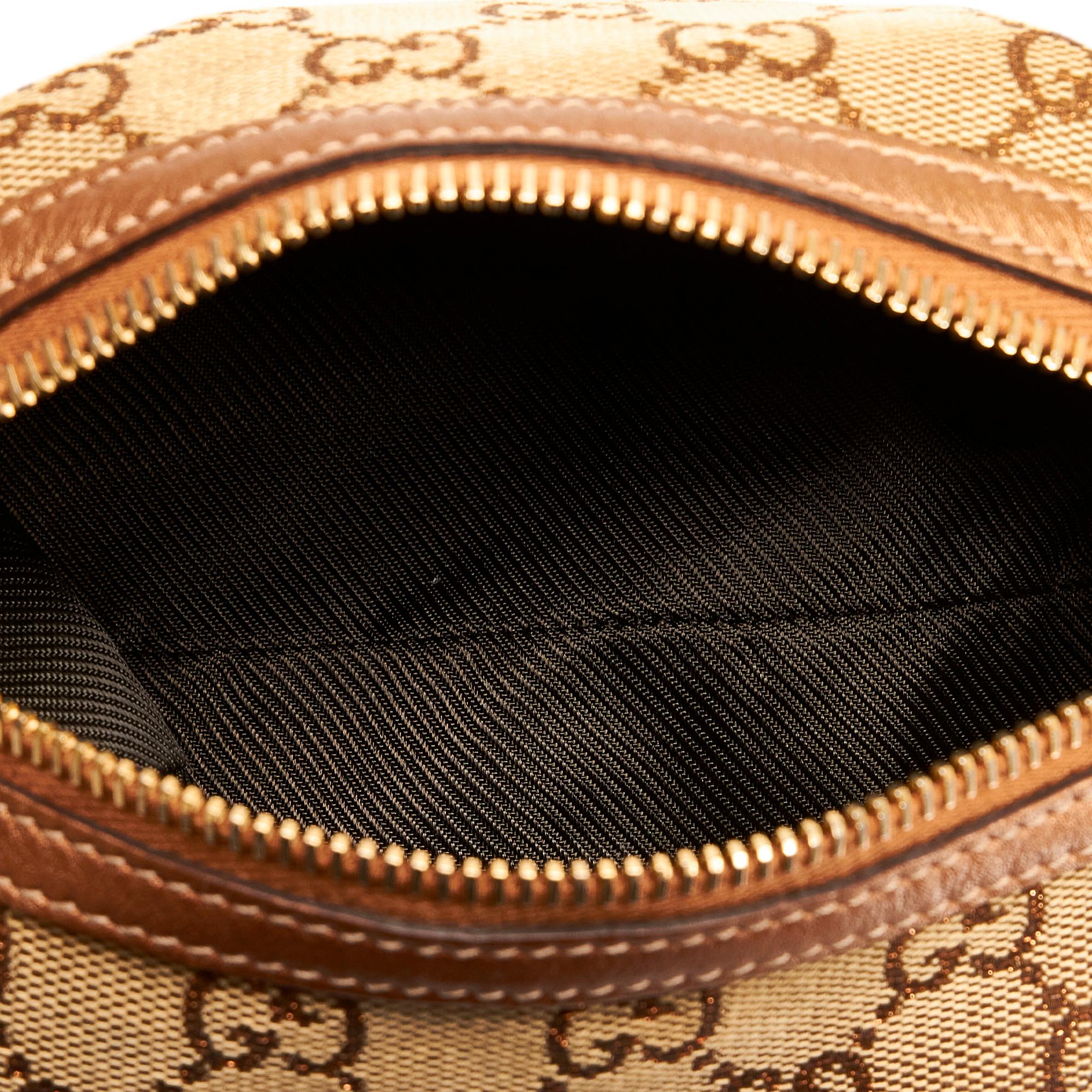 Gucci GG Canvas Pouch (SHG-r3KPhH)
