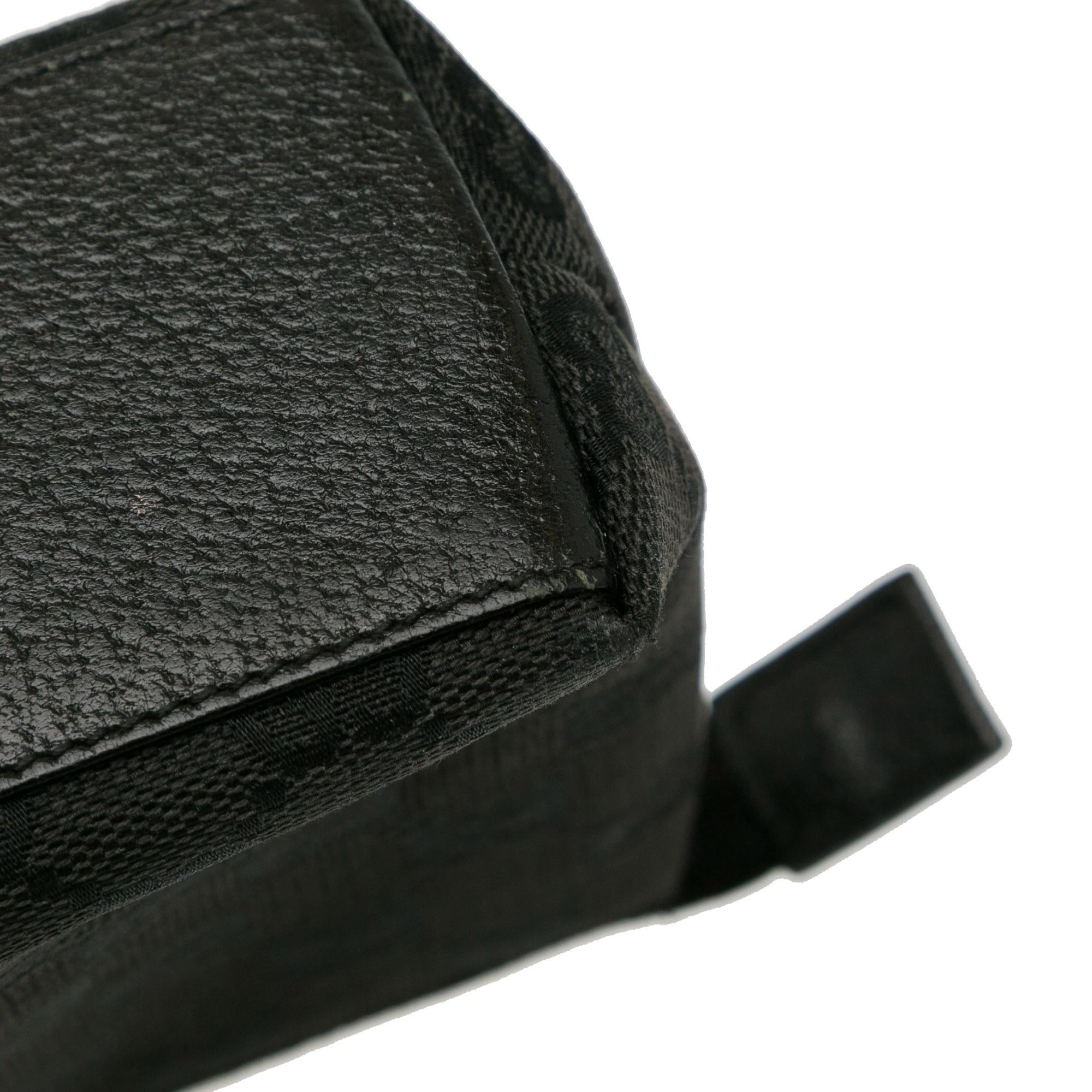 Gucci GG Canvas Pouch (SHG-bbTAUq)