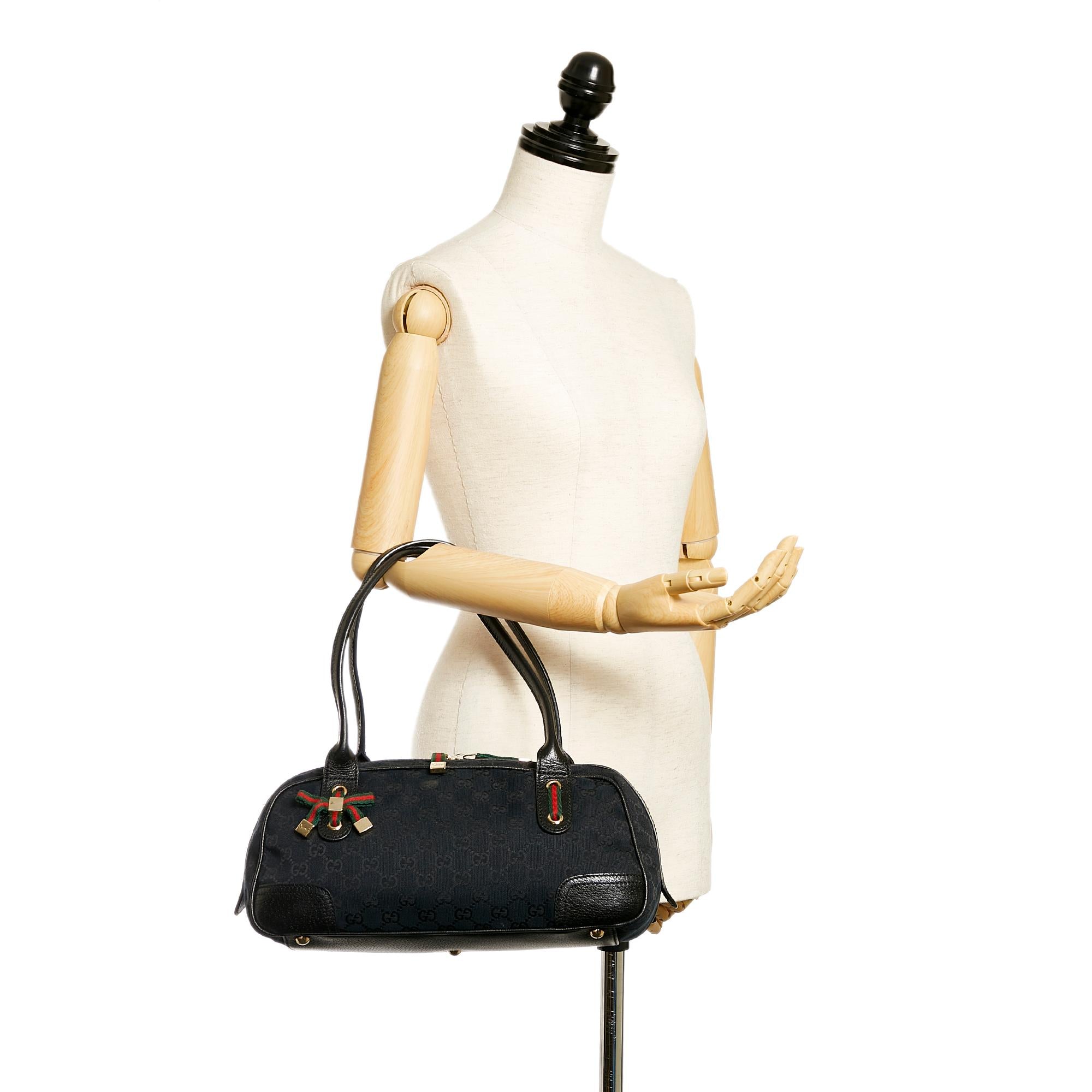 Gucci Gucci Canvas Princy Shoulder Bag (SHG-28052)