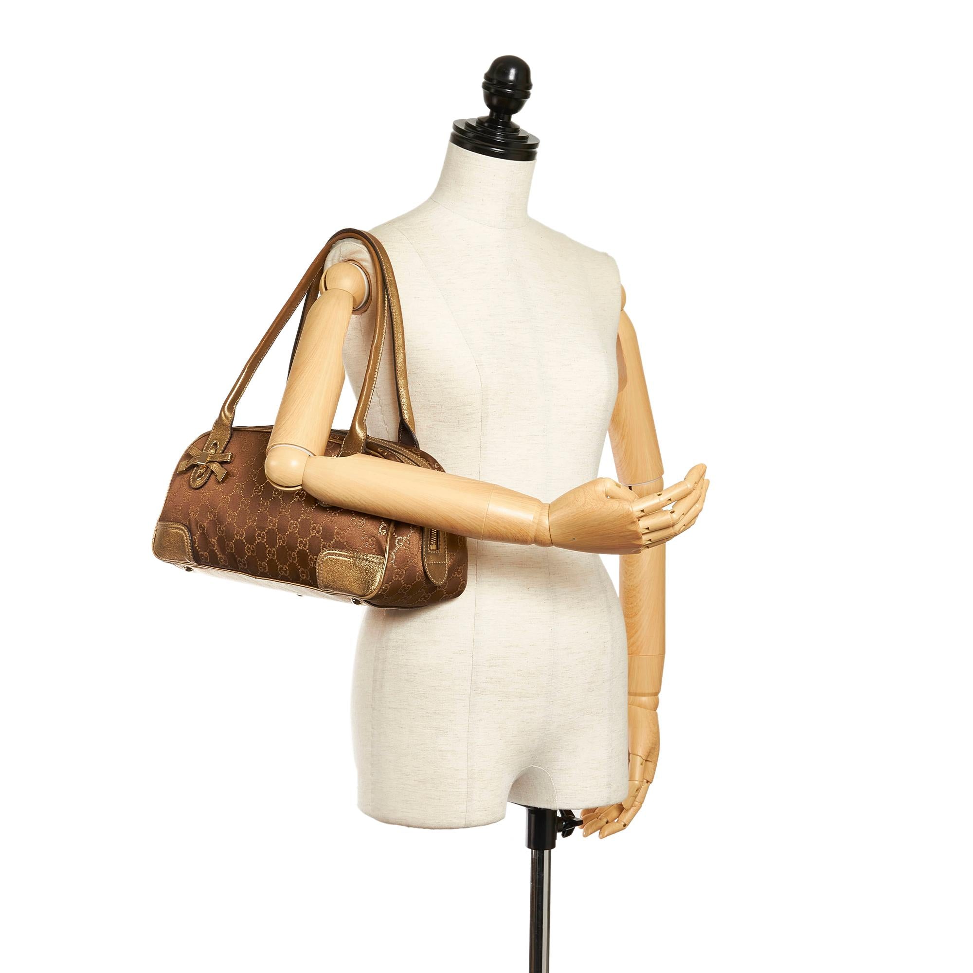 Gucci Gucci Canvas Princy Shoulder Bag (SHG-33910)