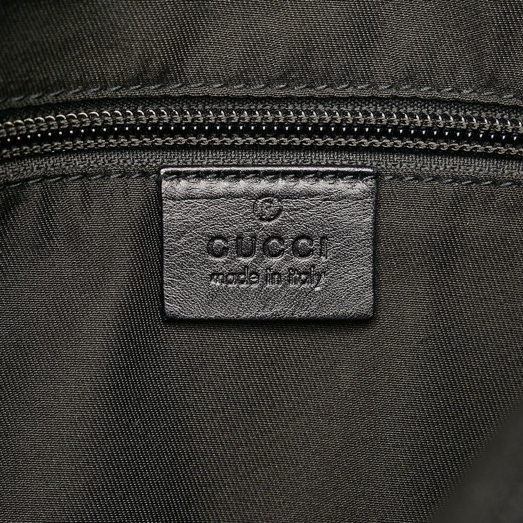 Gucci GG Canvas Punch Crossbody (SHG-CfvIV6)
