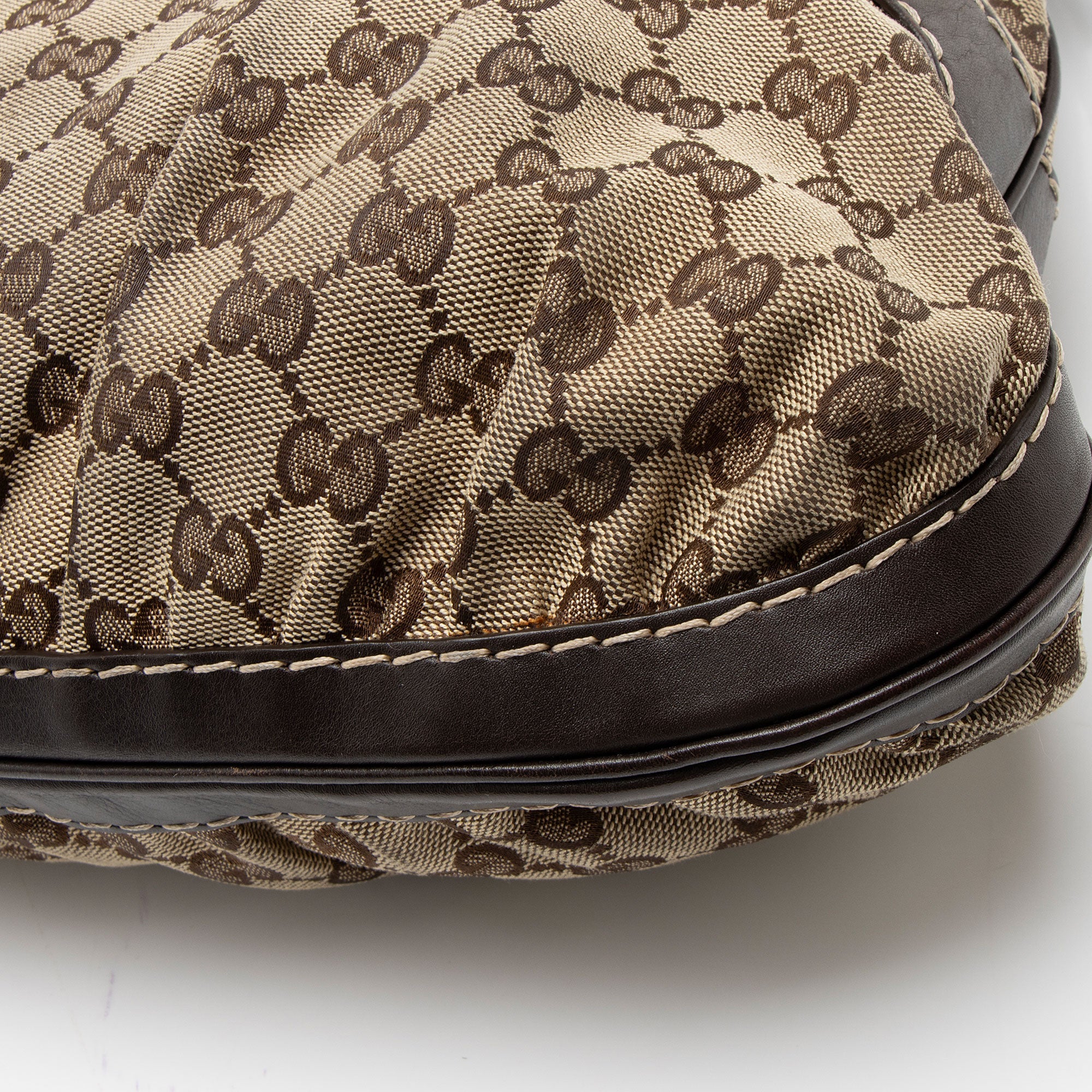 Gucci GG Canvas Queen Medium Hobo