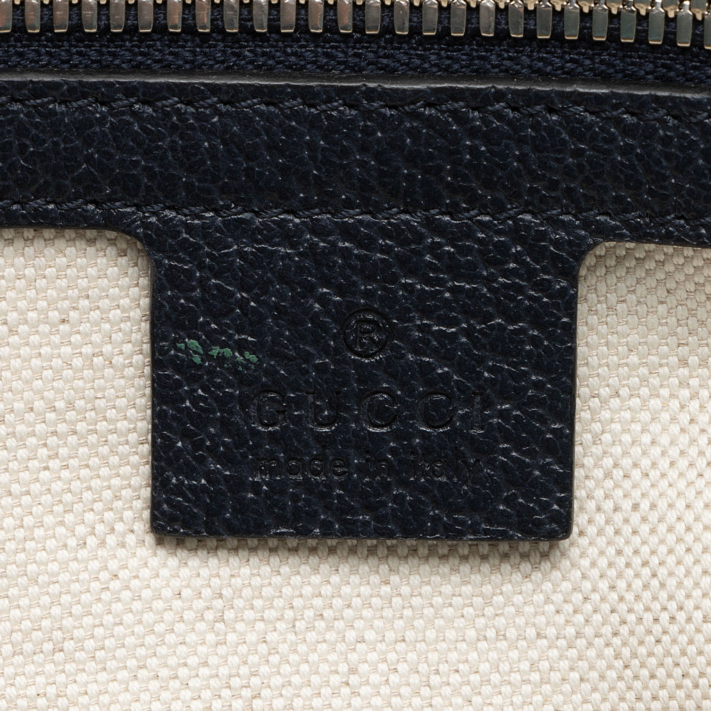 Gucci GG Canvas Savoy Medium Duffle (SHF-8zVTxr)