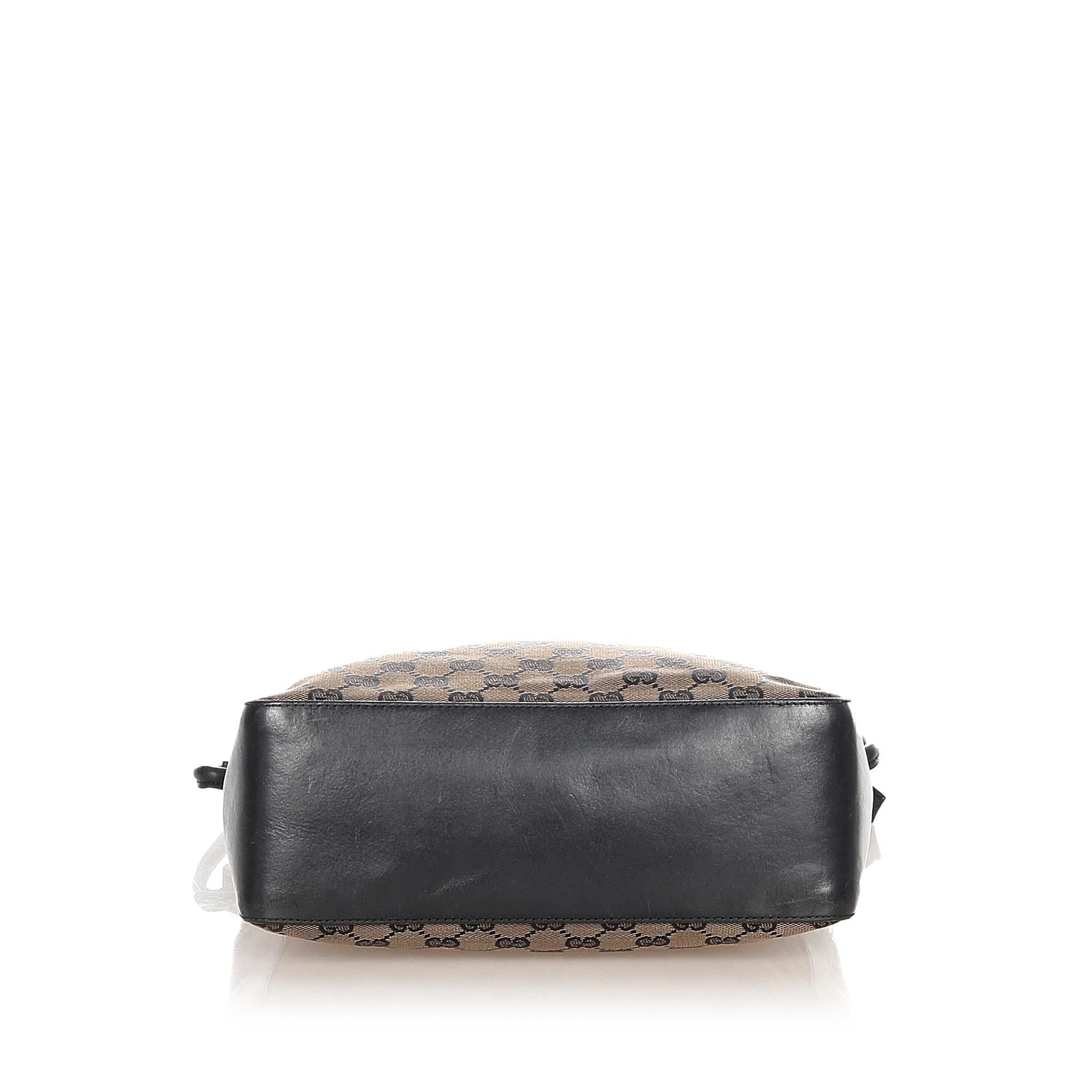 Gucci Gucci Canvas Shoulder Bag (SHG-20762)
