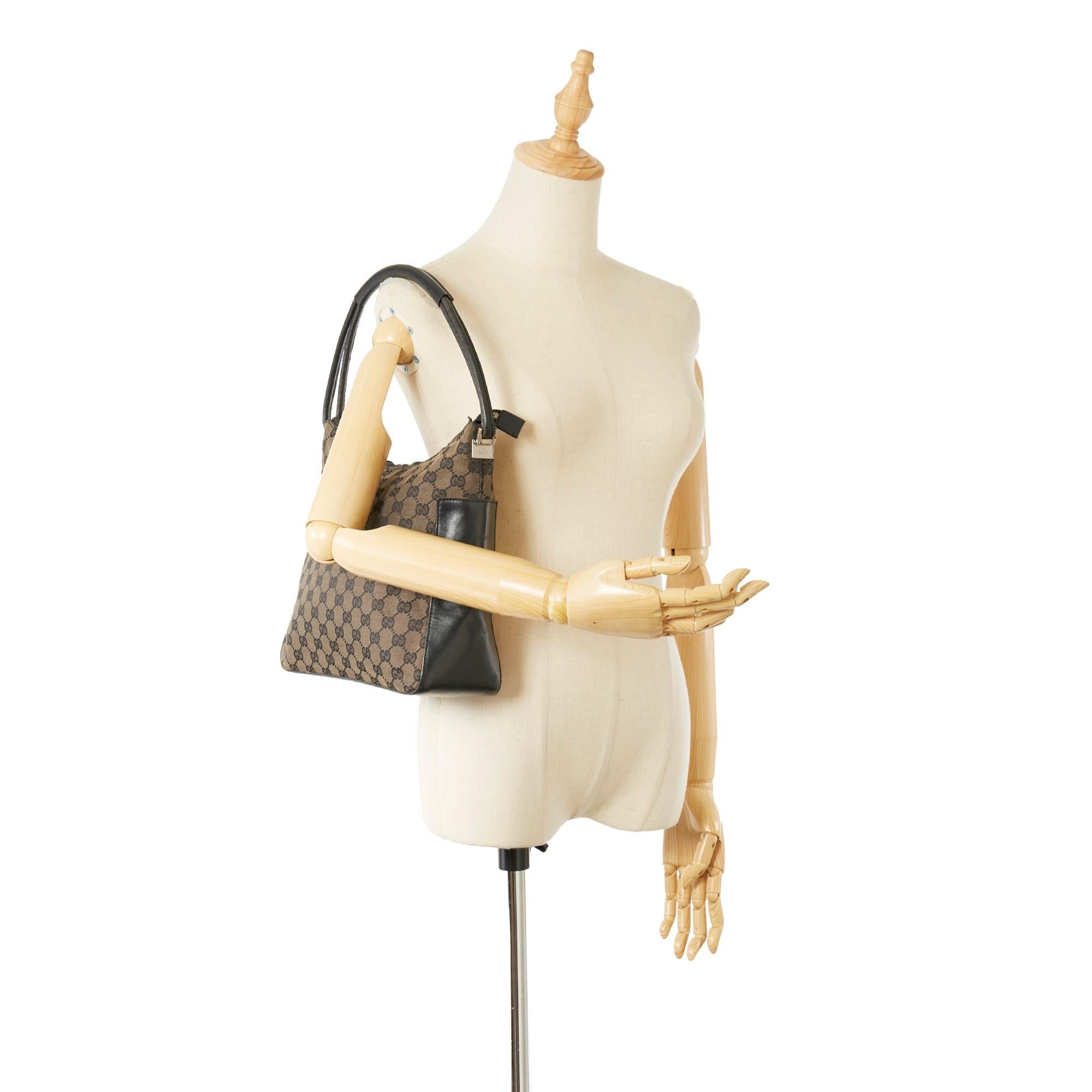 Gucci Gucci Canvas Shoulder Bag (SHG-20762)