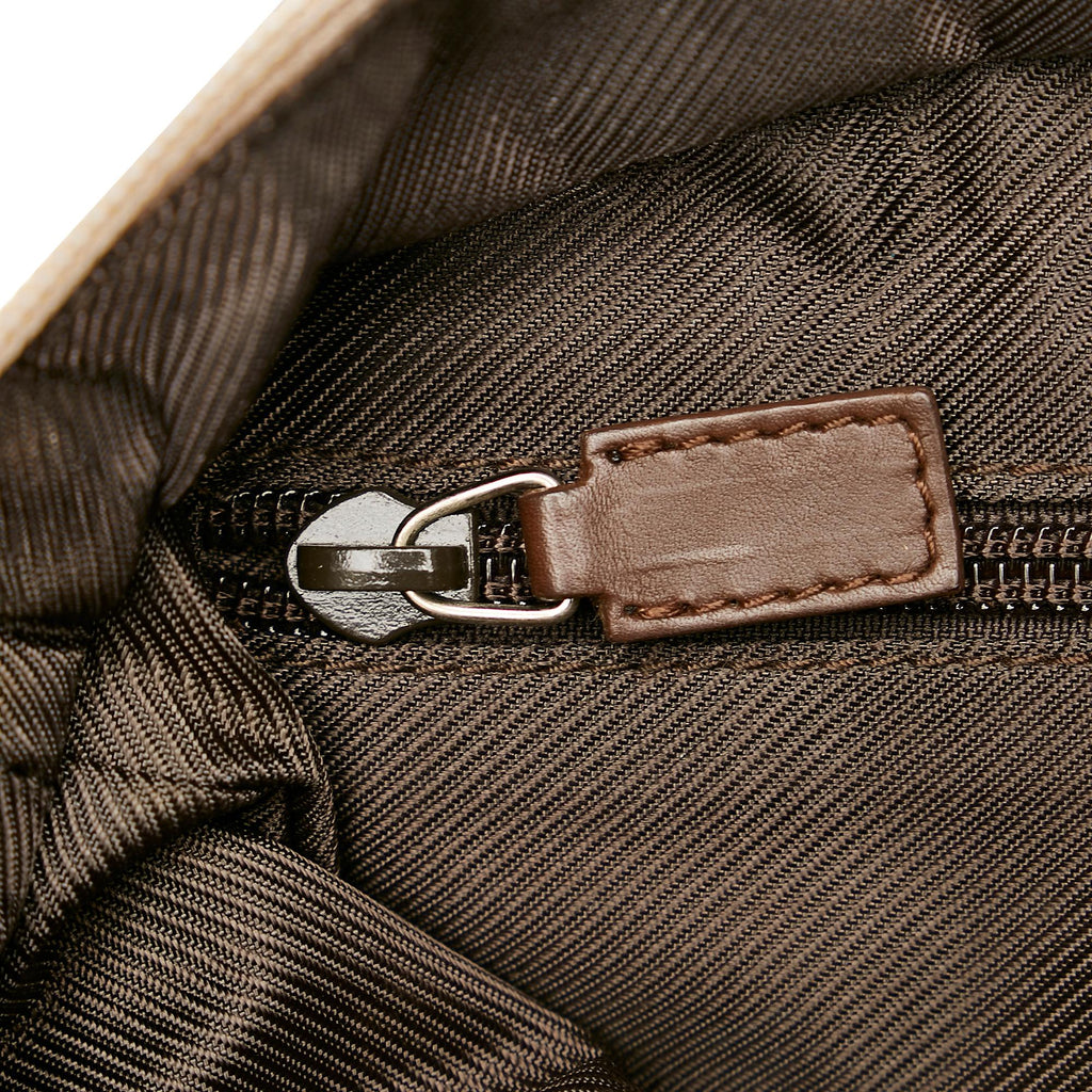 Gucci Gucci Canvas Shoulder Bag (SHG-24856)